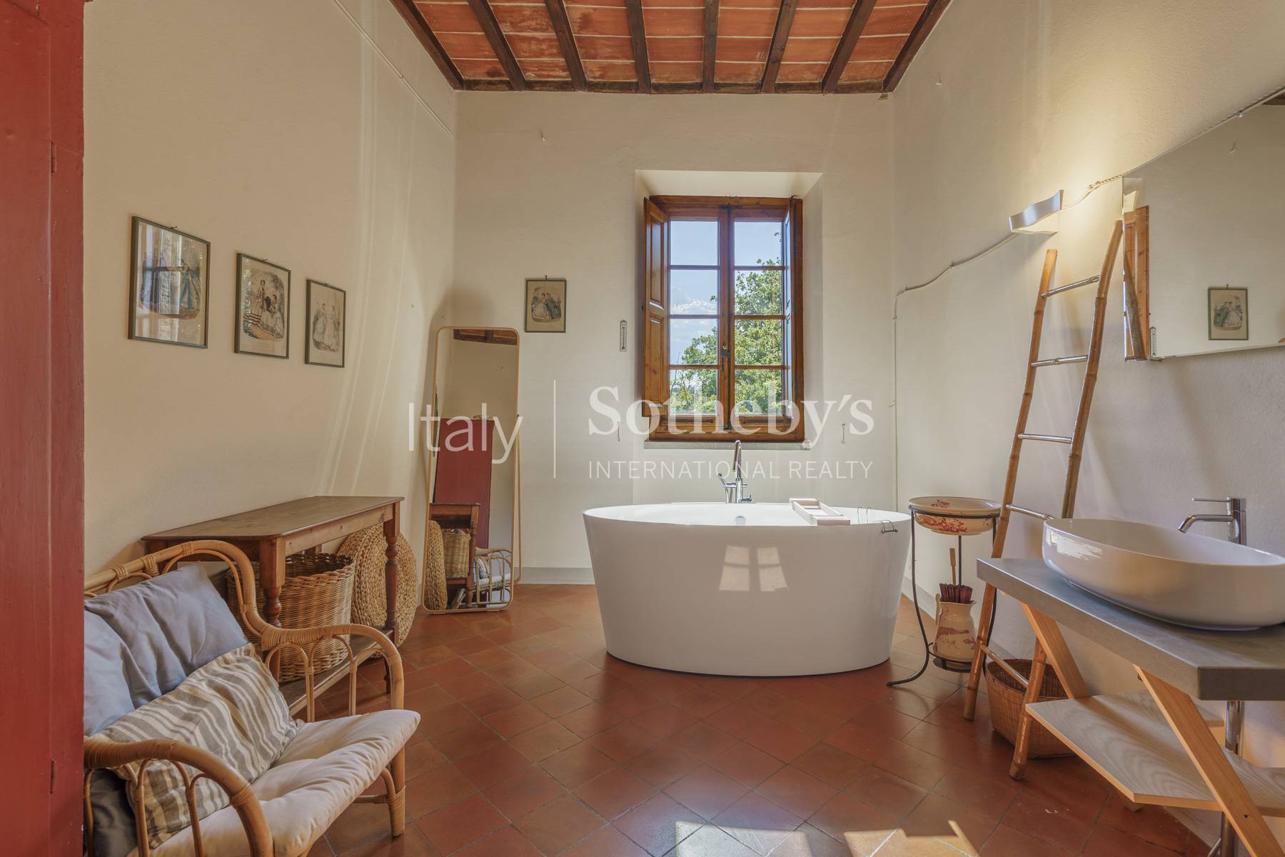  Prestigious estate with private pool - 物件實景