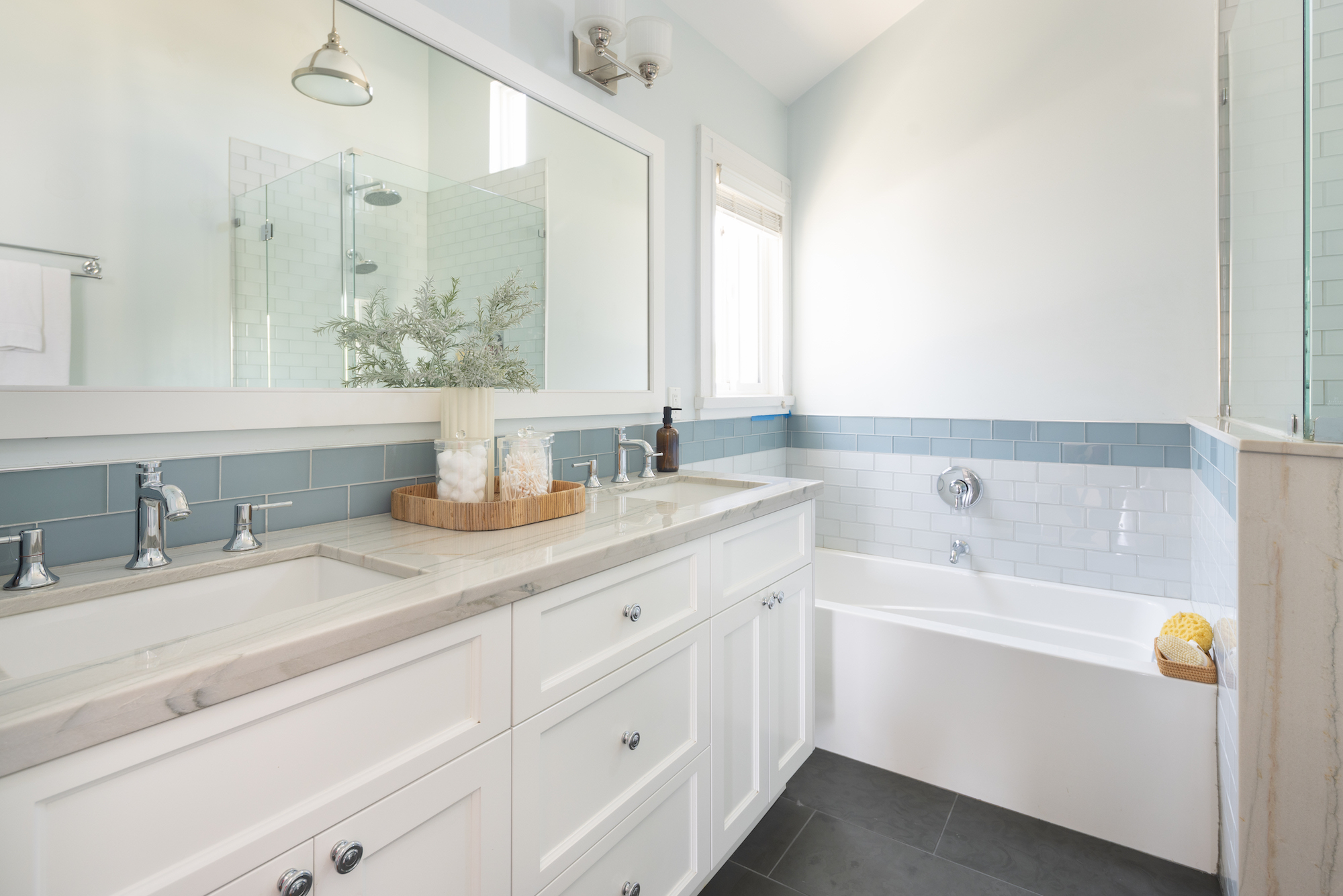 Los Angeles, California, 90029, United States, 4 Bedrooms Bedrooms, ,3 BathroomsBathrooms,Residential,For Sale,1864555
