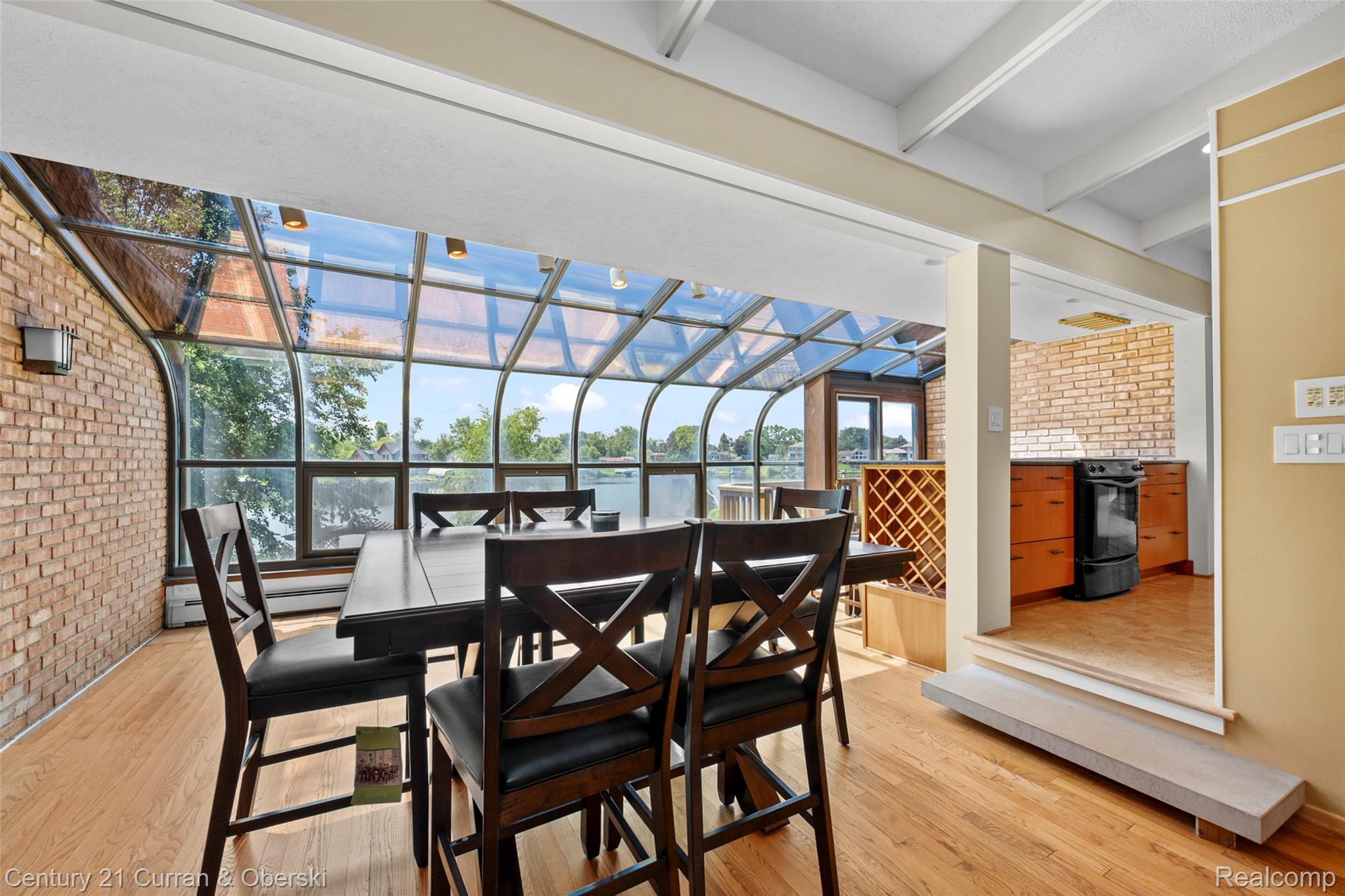 Walled Lake, Michigan, 48390, United States, 3 Bedrooms Bedrooms, ,3 BathroomsBathrooms,Residential,For Sale,1981243