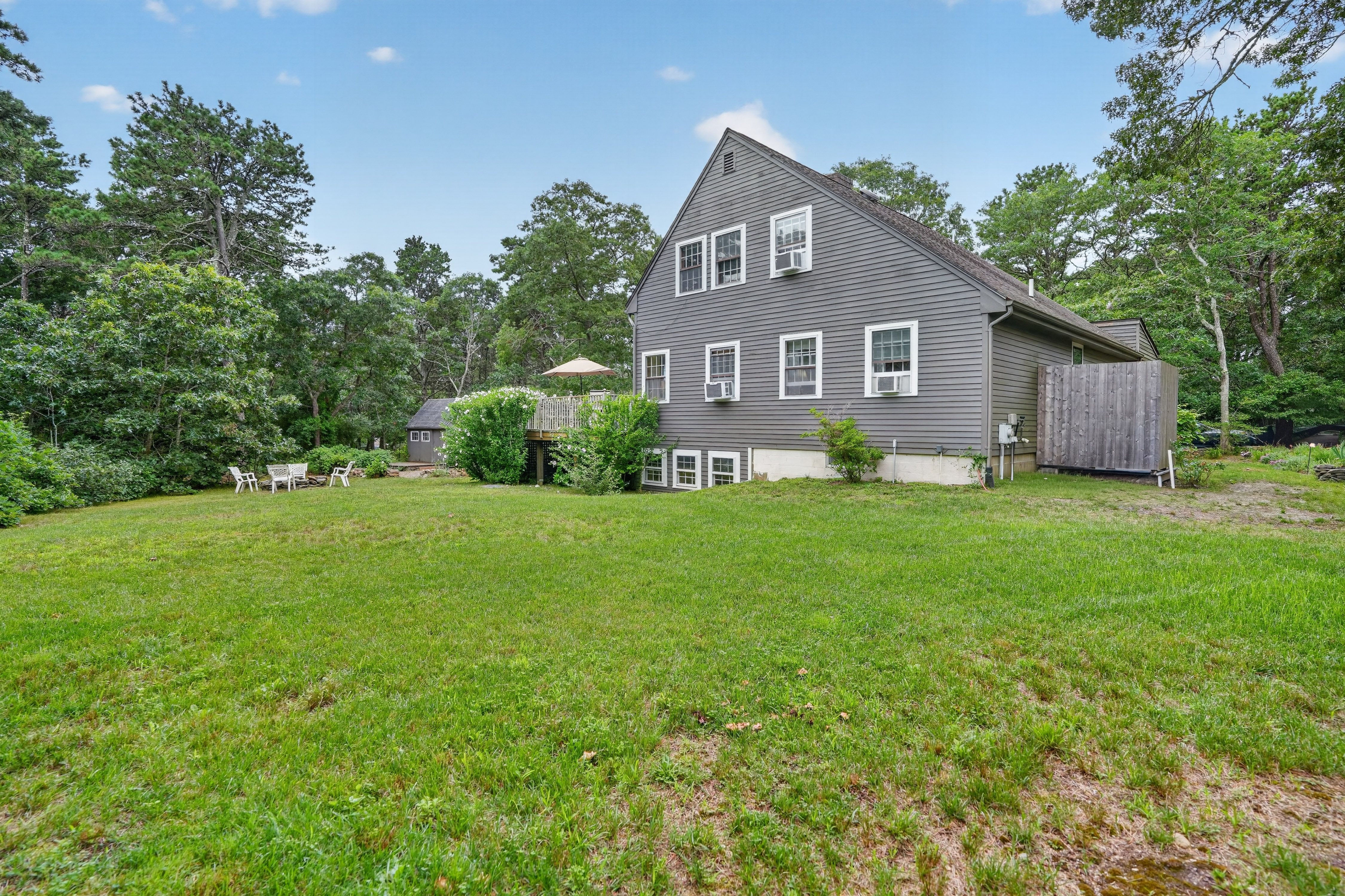  Charming 4-Bedroom Home on 0.88 Acres - 物件實景