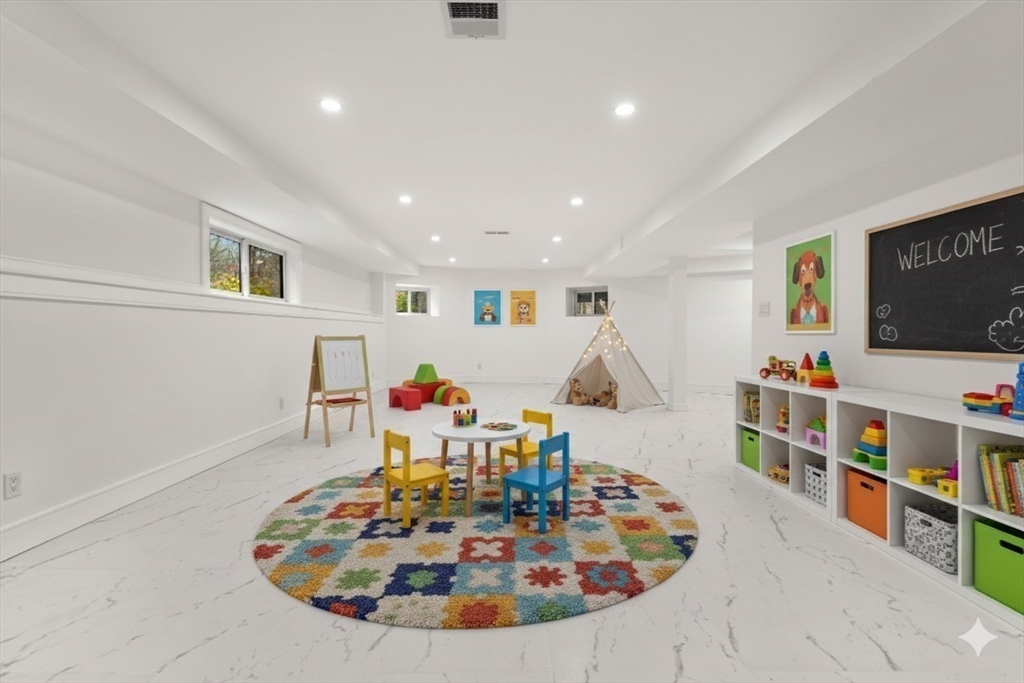 Weston, Massachusetts, 02493, United States, 4 Bedrooms Bedrooms, ,5 BathroomsBathrooms,Residential,For Sale,1989089