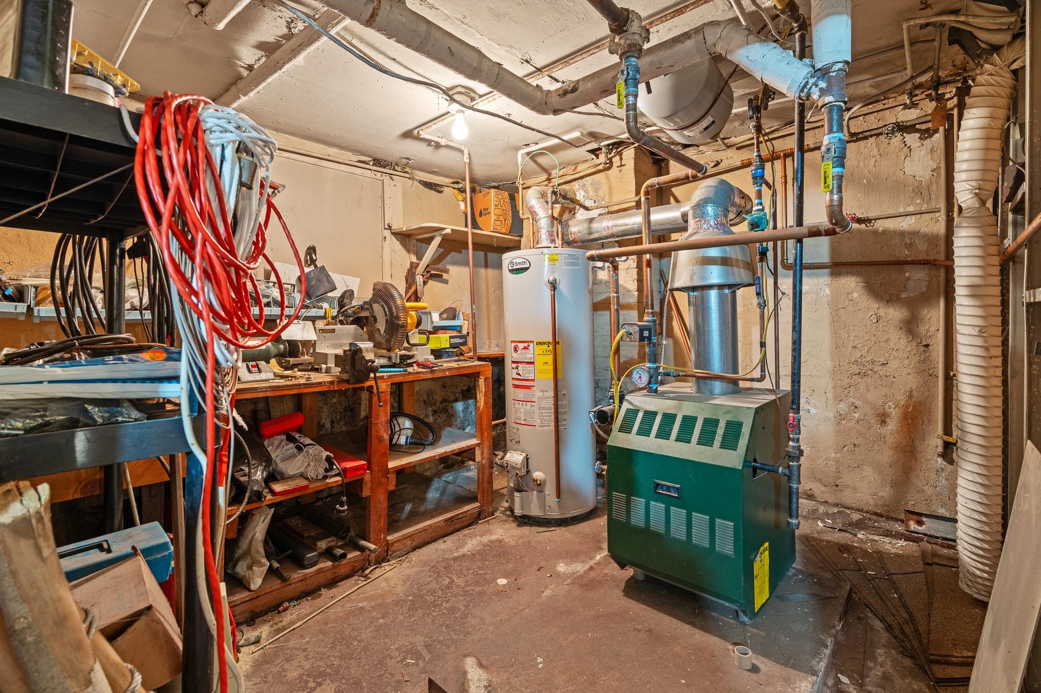 Secaucus, New Jersey, 08094, United States, 3 Bedrooms Bedrooms, ,3 BathroomsBathrooms,Residential,For Sale,1991974