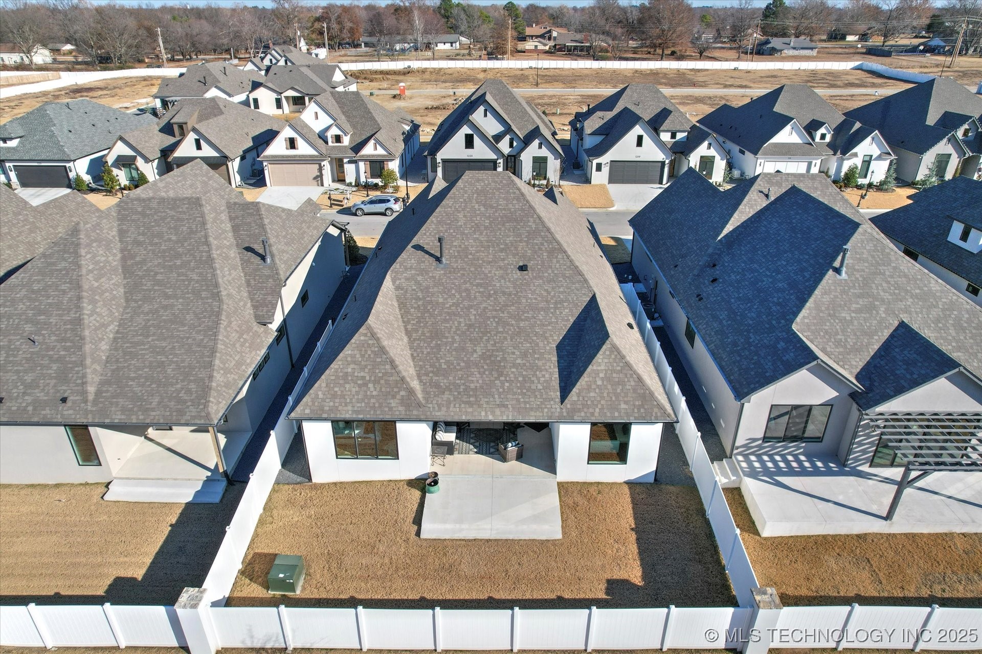 Broken Arrow, Oklahoma, 74014, United States, 3 Bedrooms Bedrooms, ,3 BathroomsBathrooms,Residential,For Sale,1927200