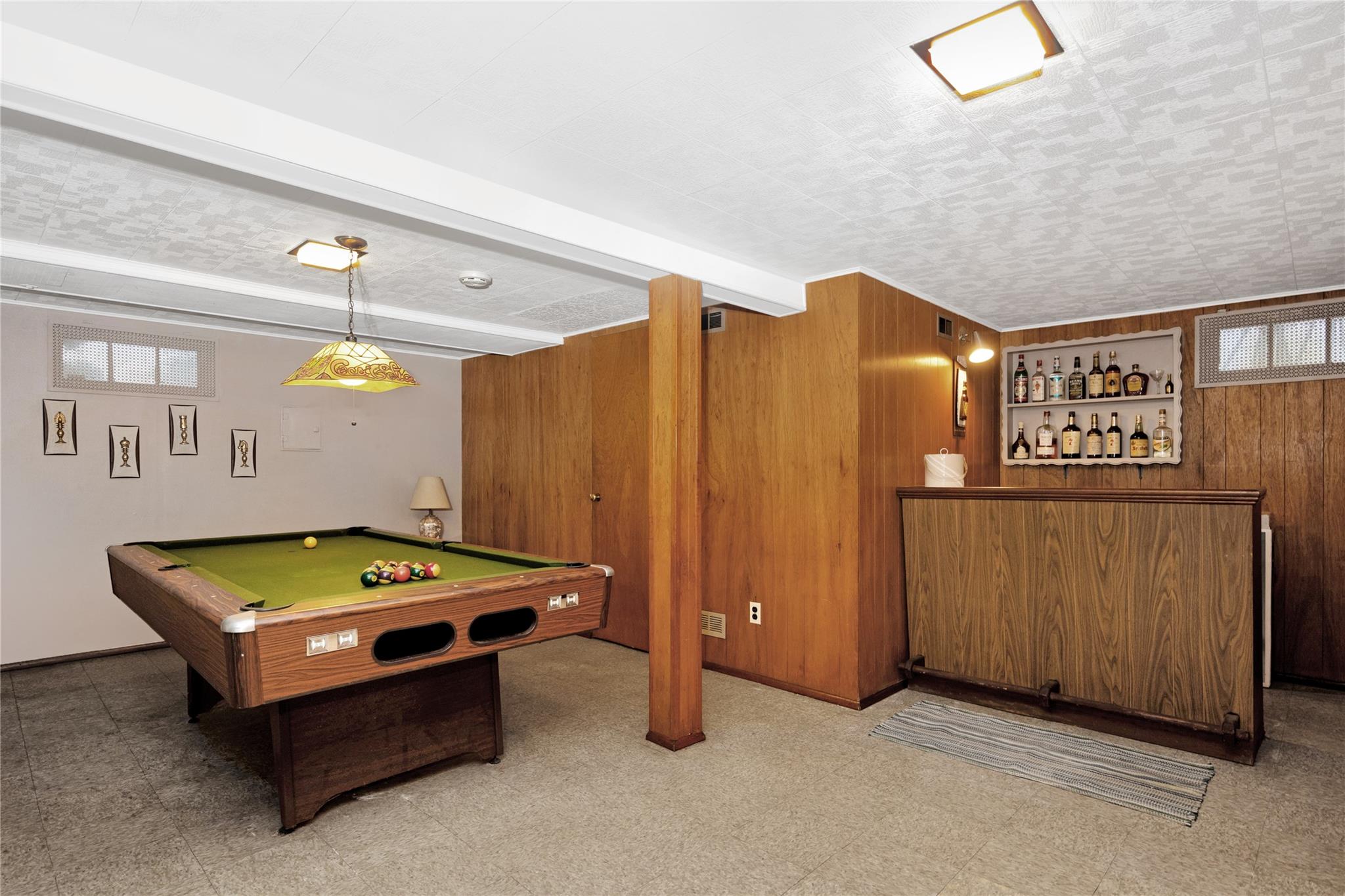 Farmingdale, New York, 11735, United States, 3 Bedrooms Bedrooms, ,2 BathroomsBathrooms,Residential,For Sale,1793248