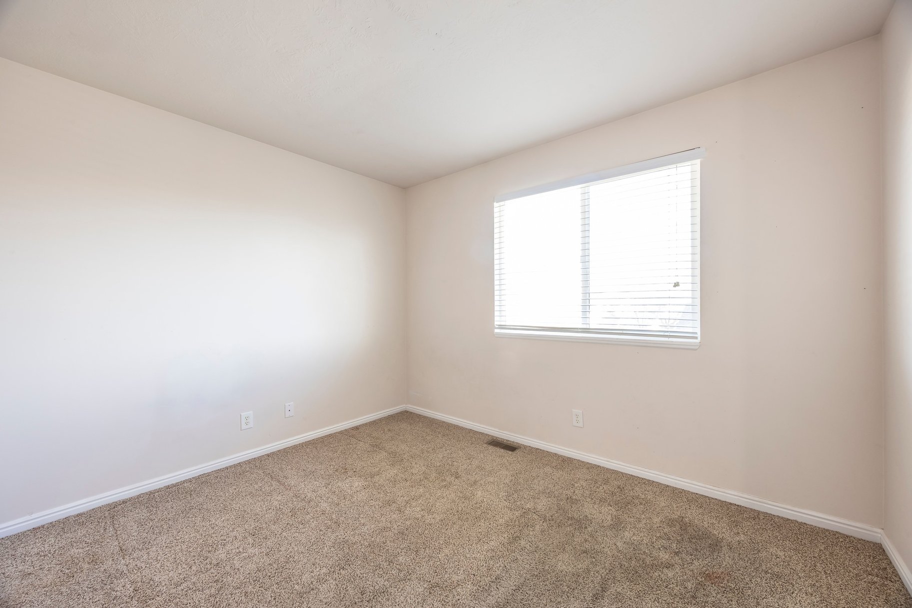  Main-Floor Primary Living with Resort-Style Amenities - 物件實景