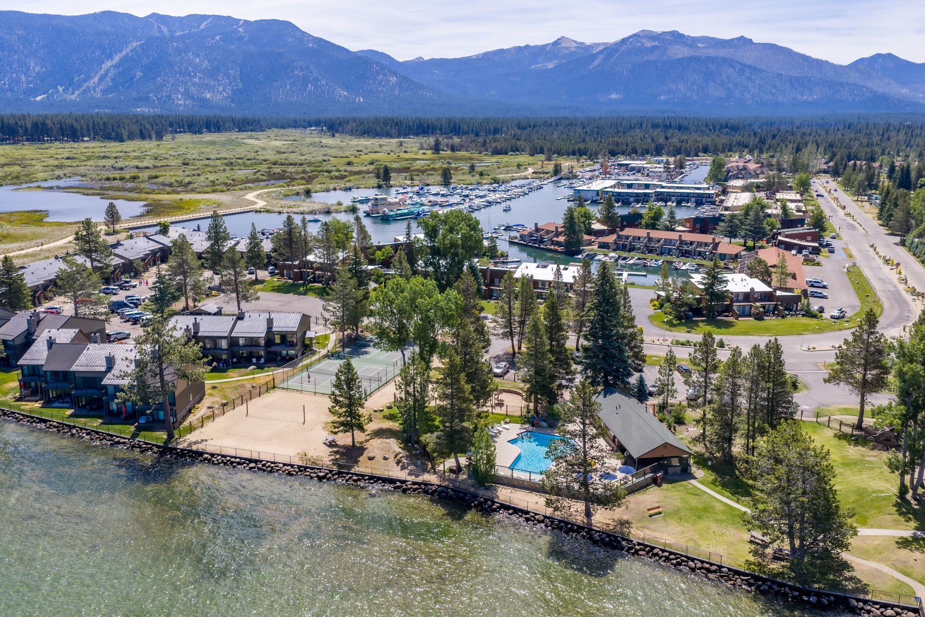 Tahoe Keys Waterfront Townhome - 物件實景