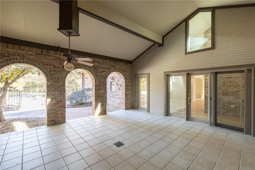 Fayetteville, Arkansas, 72703, United States, 3 Bedrooms Bedrooms, ,3 BathroomsBathrooms,Residential,For Sale,1989133