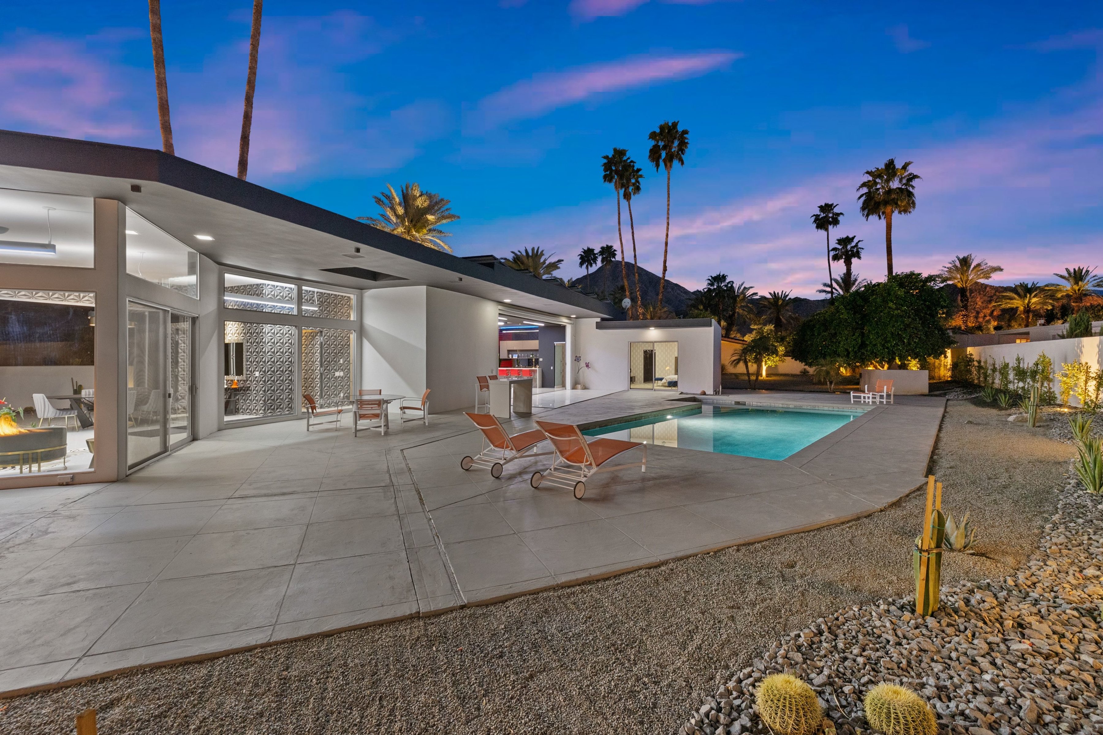  Custom Contemporary On Rare Double Indian Wells Lot - 物件實景