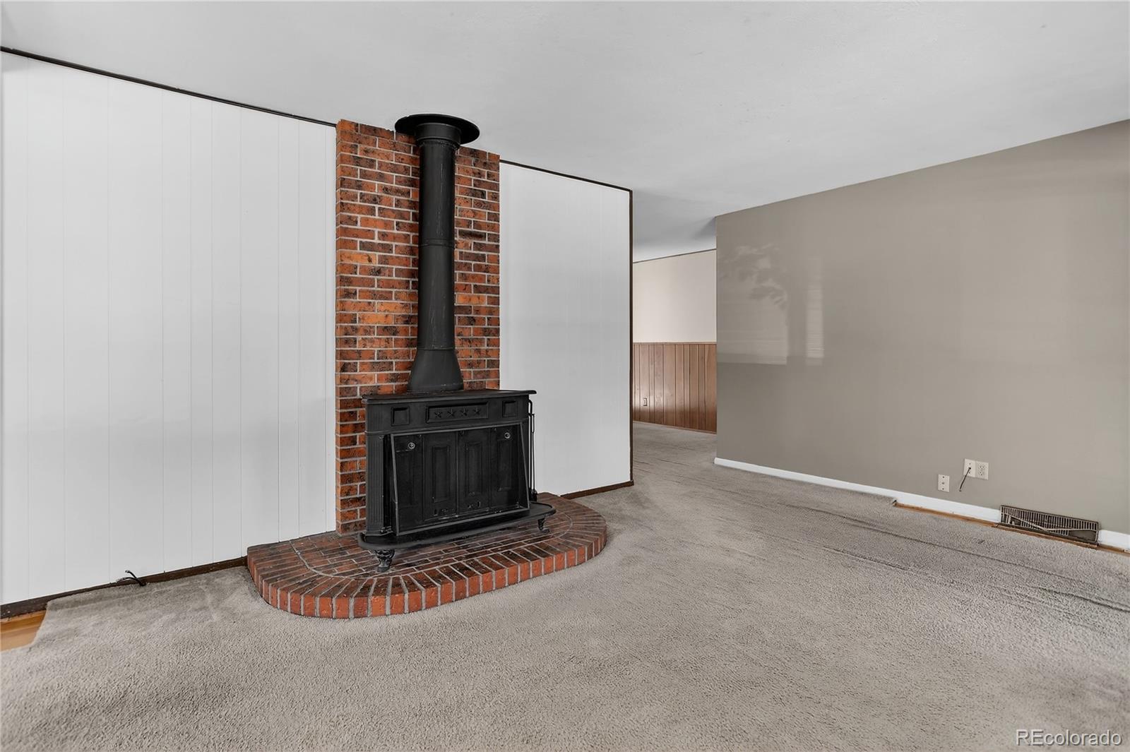 Arvada, Colorado, 80004, United States, 3 Bedrooms Bedrooms, ,1 BathroomBathrooms,Residential,For Sale,1960914