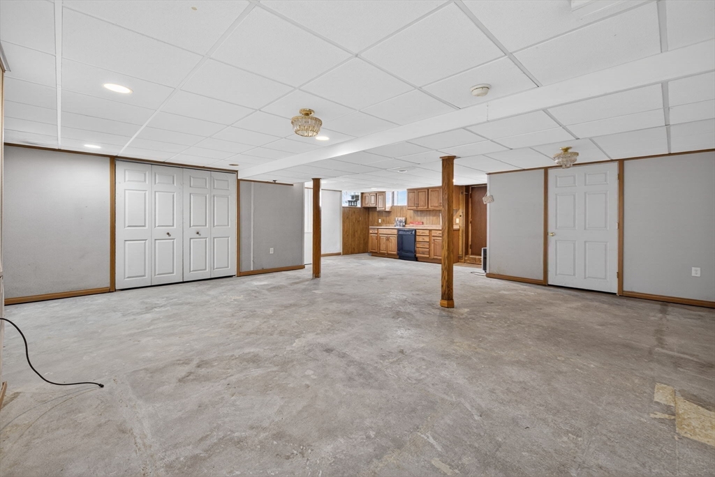 Framingham, Massachusetts, 01702, United States, 5 Bedrooms Bedrooms, ,5 BathroomsBathrooms,Residential,For Sale,2035320