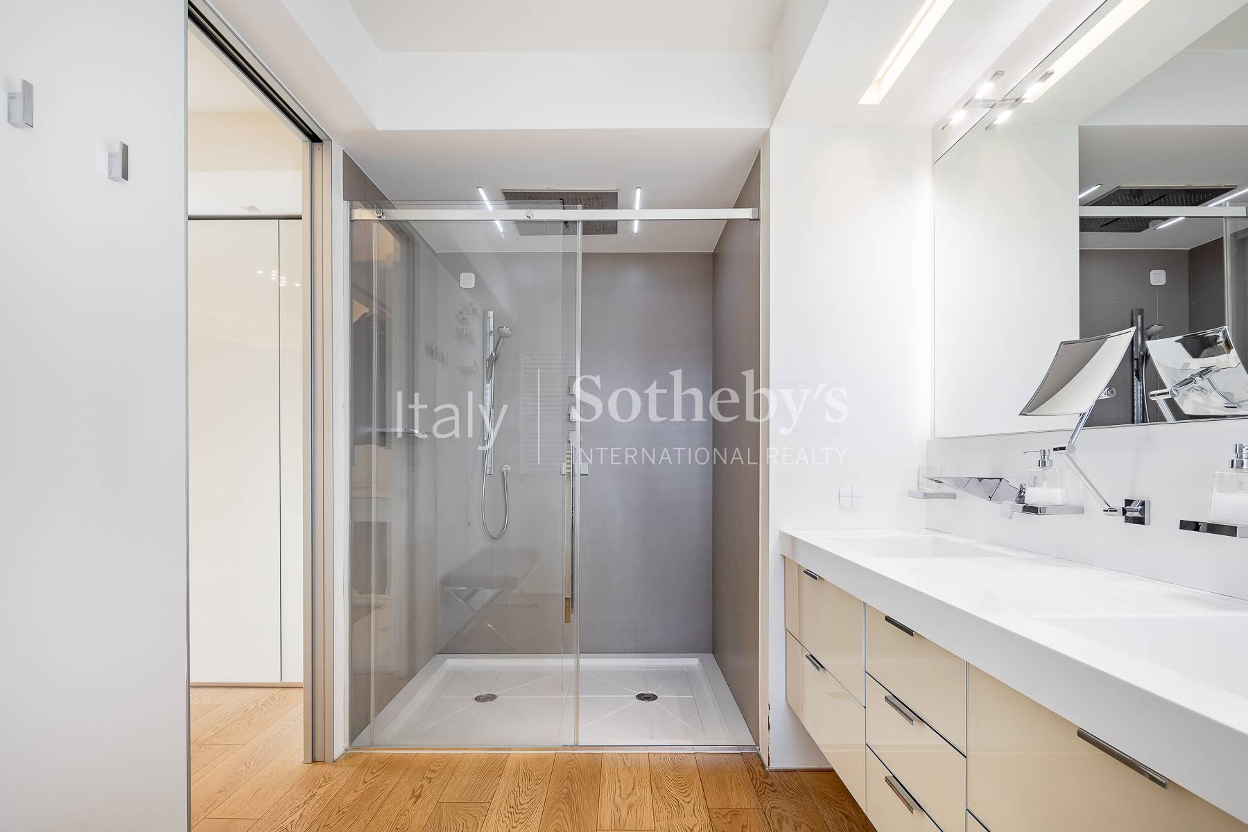  Elegant minimalist high-tech and energy efficient villa - 物件實景