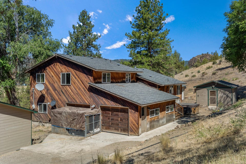 Prineville, Oregon, 97754, United States, 3 Bedrooms Bedrooms, ,3 BathroomsBathrooms,Residential,For Sale,1850319