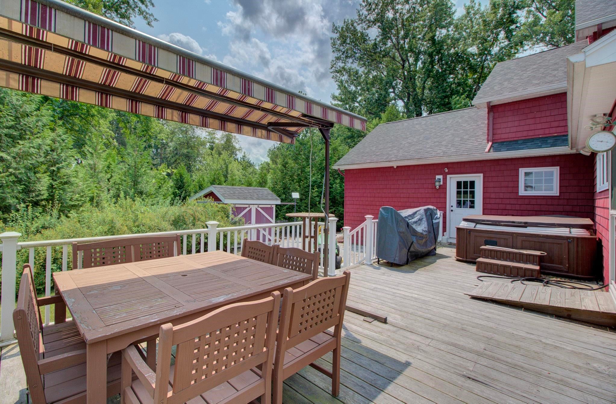 Alburgh, Vermont, 05440, United States, 5 Bedrooms Bedrooms, ,1 BathroomBathrooms,Residential,For Sale,1885348