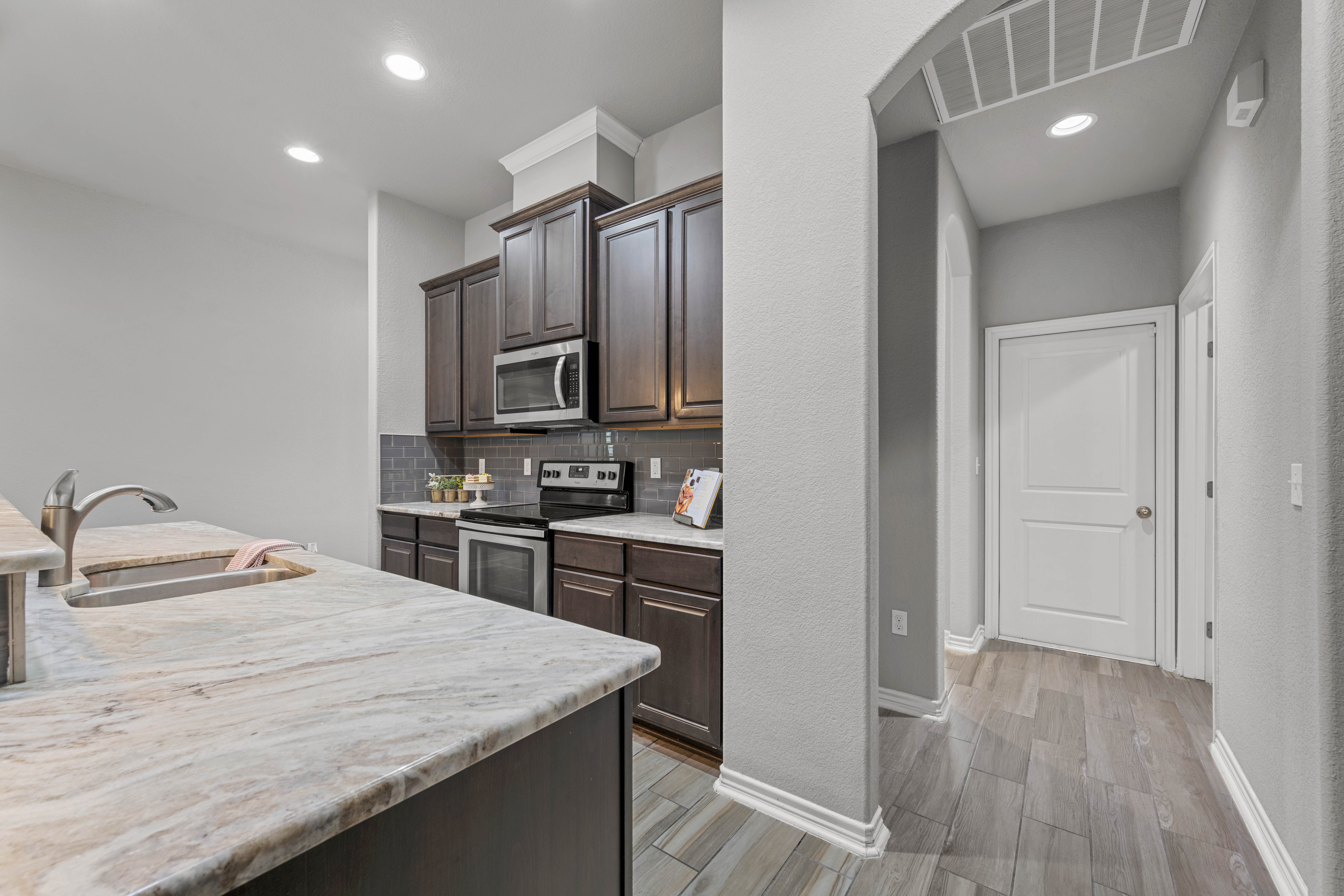  Gorgeous 4BR Home in Wandering Oaks - 物件實景