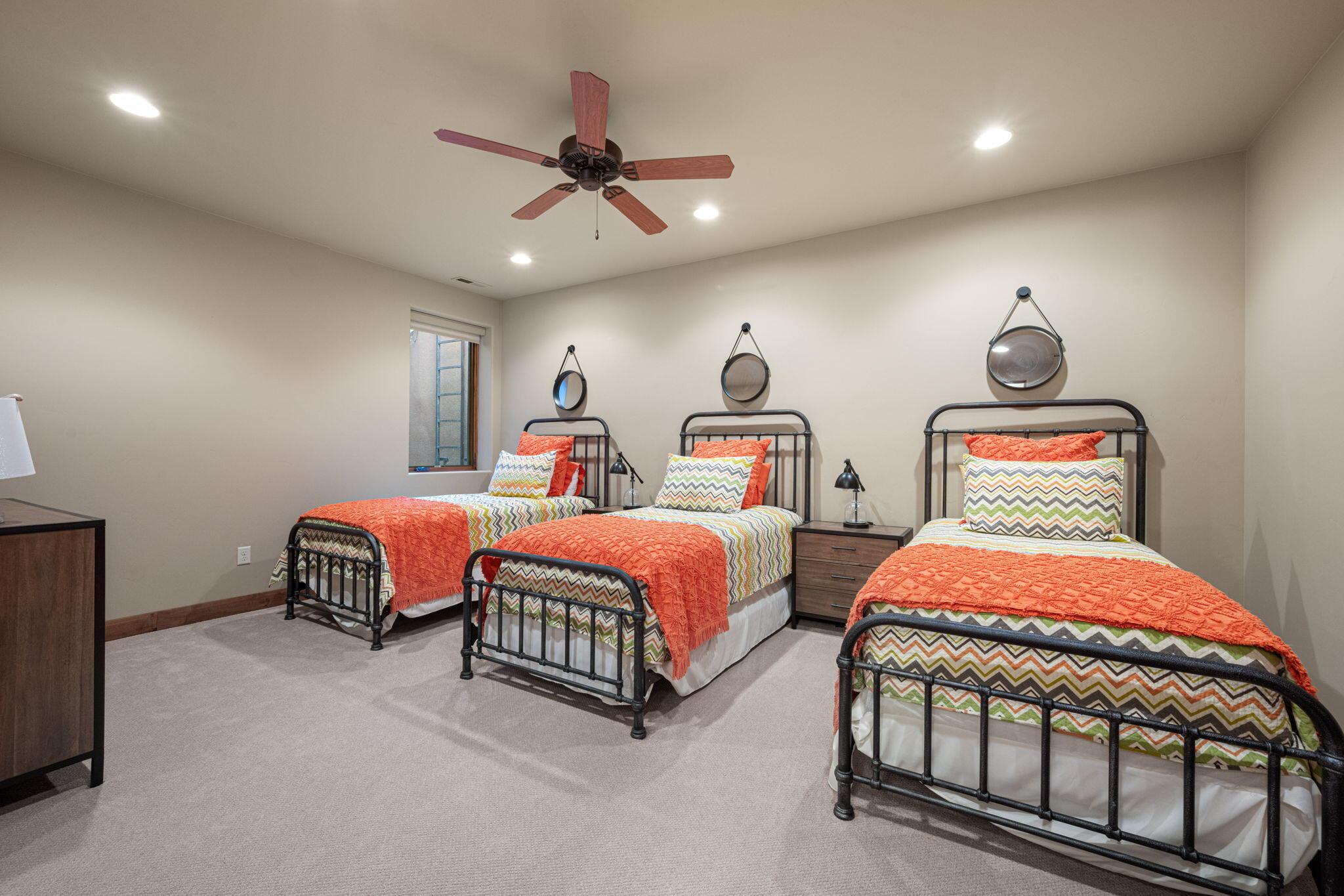 St George, Utah, 84770, United States, 6 Bedrooms Bedrooms, ,7 BathroomsBathrooms,Residential,For Sale,2049159