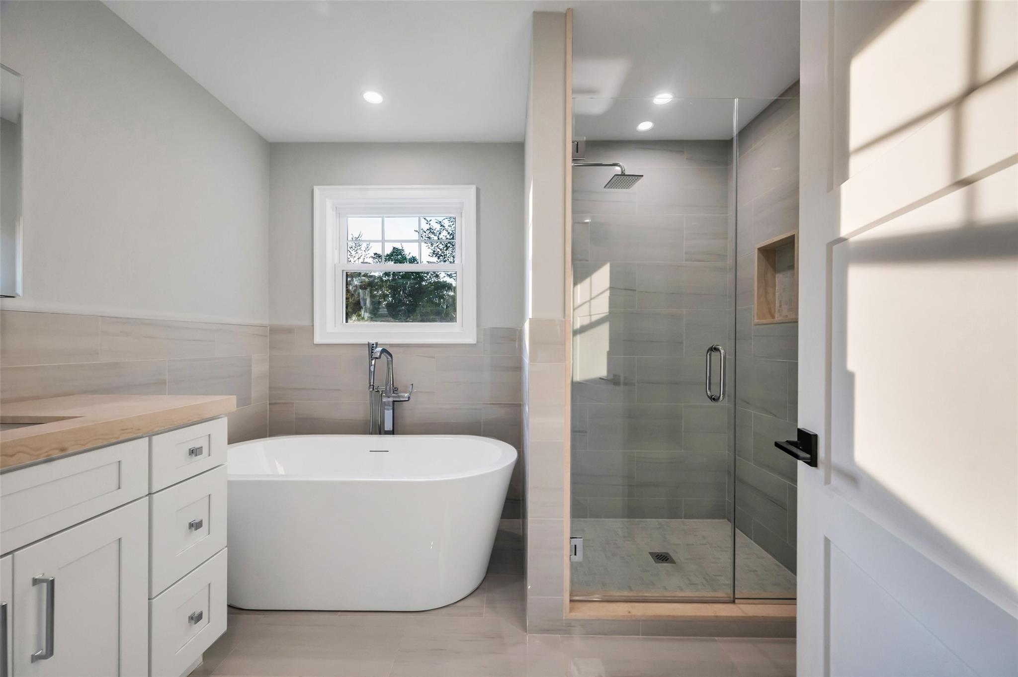 Smithtown, New York, 11787, United States, 4 Bedrooms Bedrooms, ,3 BathroomsBathrooms,Residential,For Sale,1796474