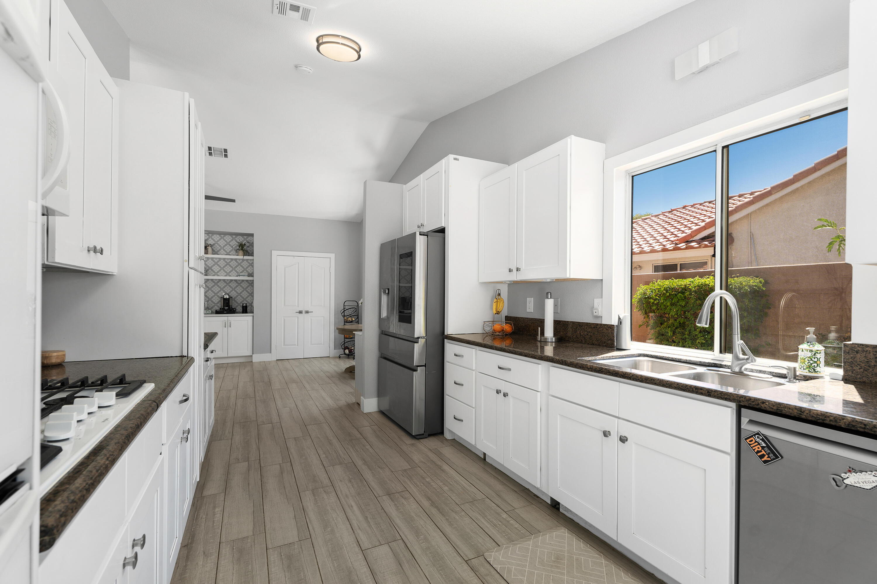 Palm Desert, California, 92211, United States, 4 Bedrooms Bedrooms, ,3 BathroomsBathrooms,Residential,For Sale,1938819