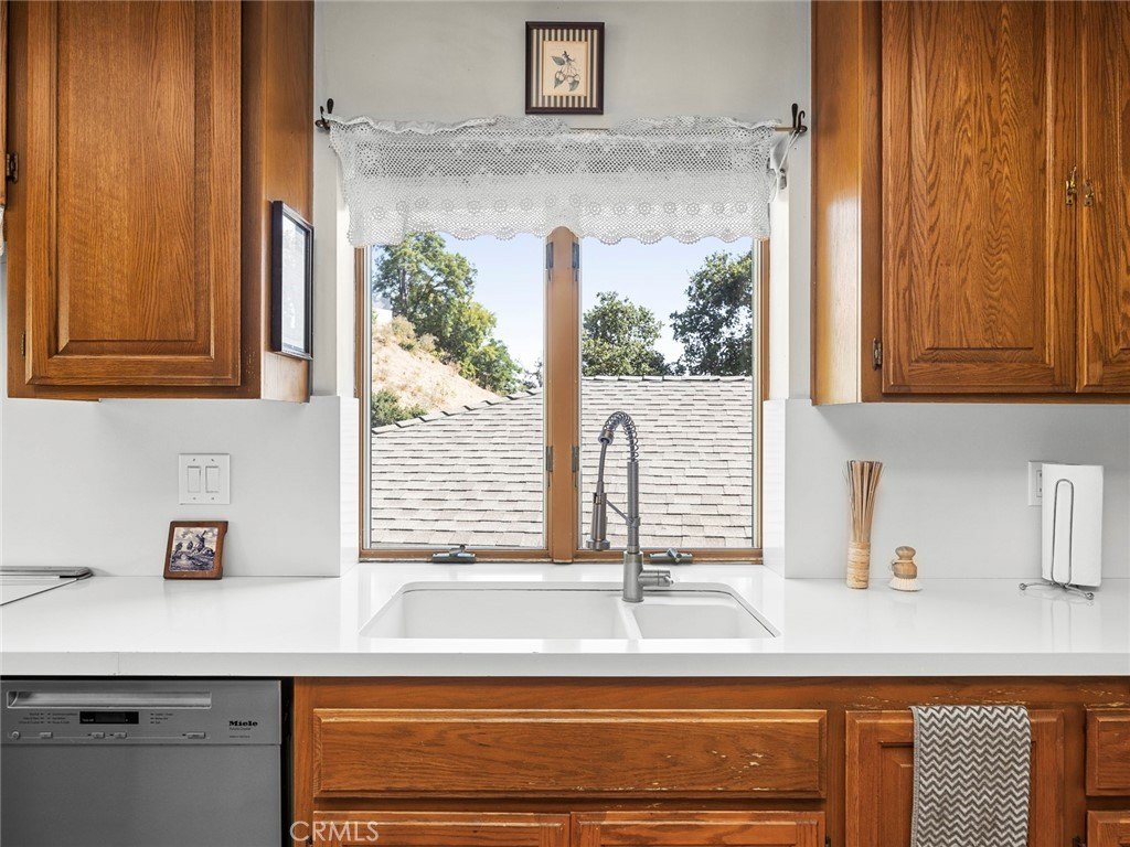 Glendale, California, 91207, United States, 4 Bedrooms Bedrooms, ,3 BathroomsBathrooms,Residential,For Sale,1910492