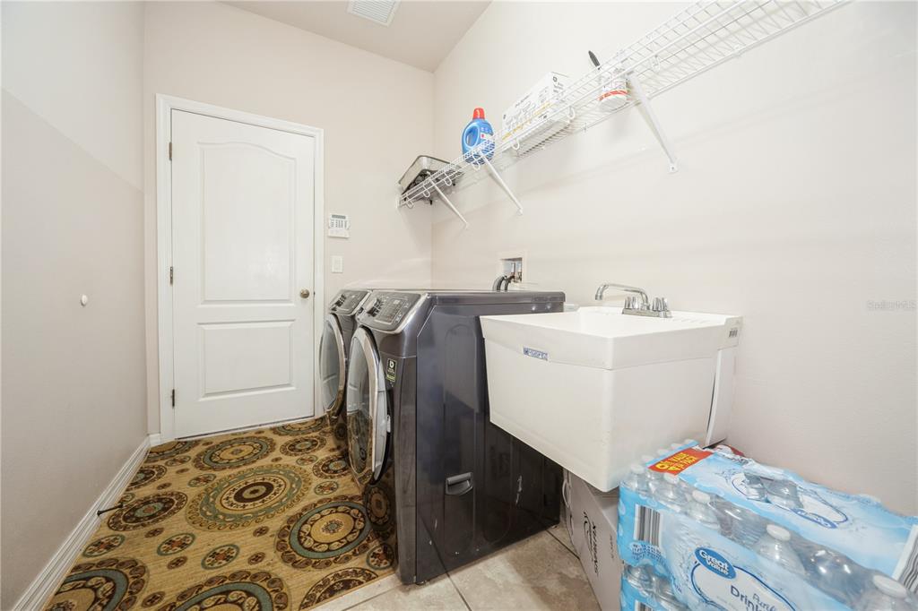Plant City, Florida, 33566, United States, 5 Bedrooms Bedrooms, ,4 BathroomsBathrooms,Residential,For Sale,1848663