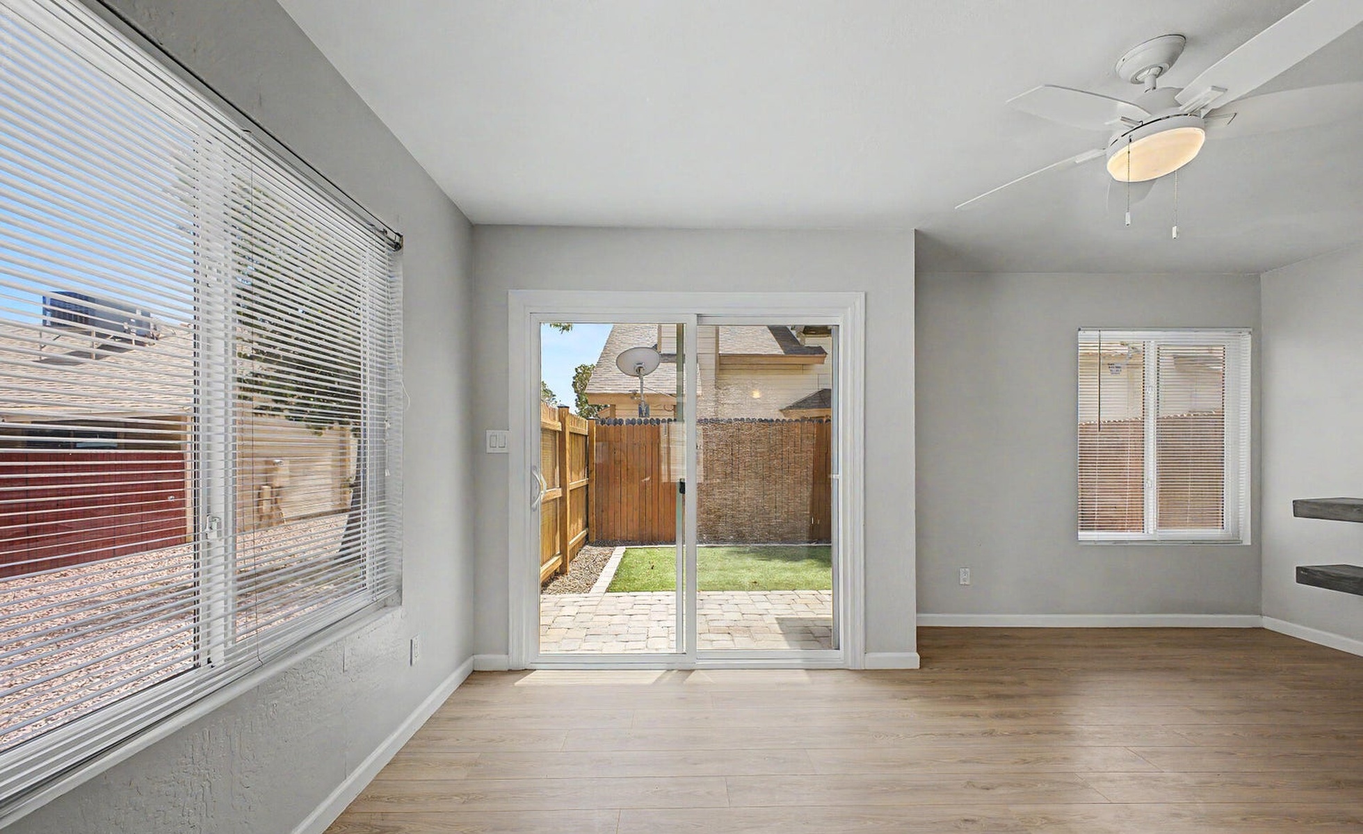  2455 E Broadway Road  Mesa, AZ - 物件實景