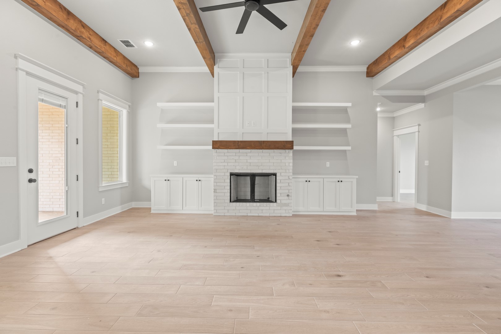 Tyler, Texas, 75704, United States, 3 Bedrooms Bedrooms, ,3 BathroomsBathrooms,Residential,For Sale,1979216