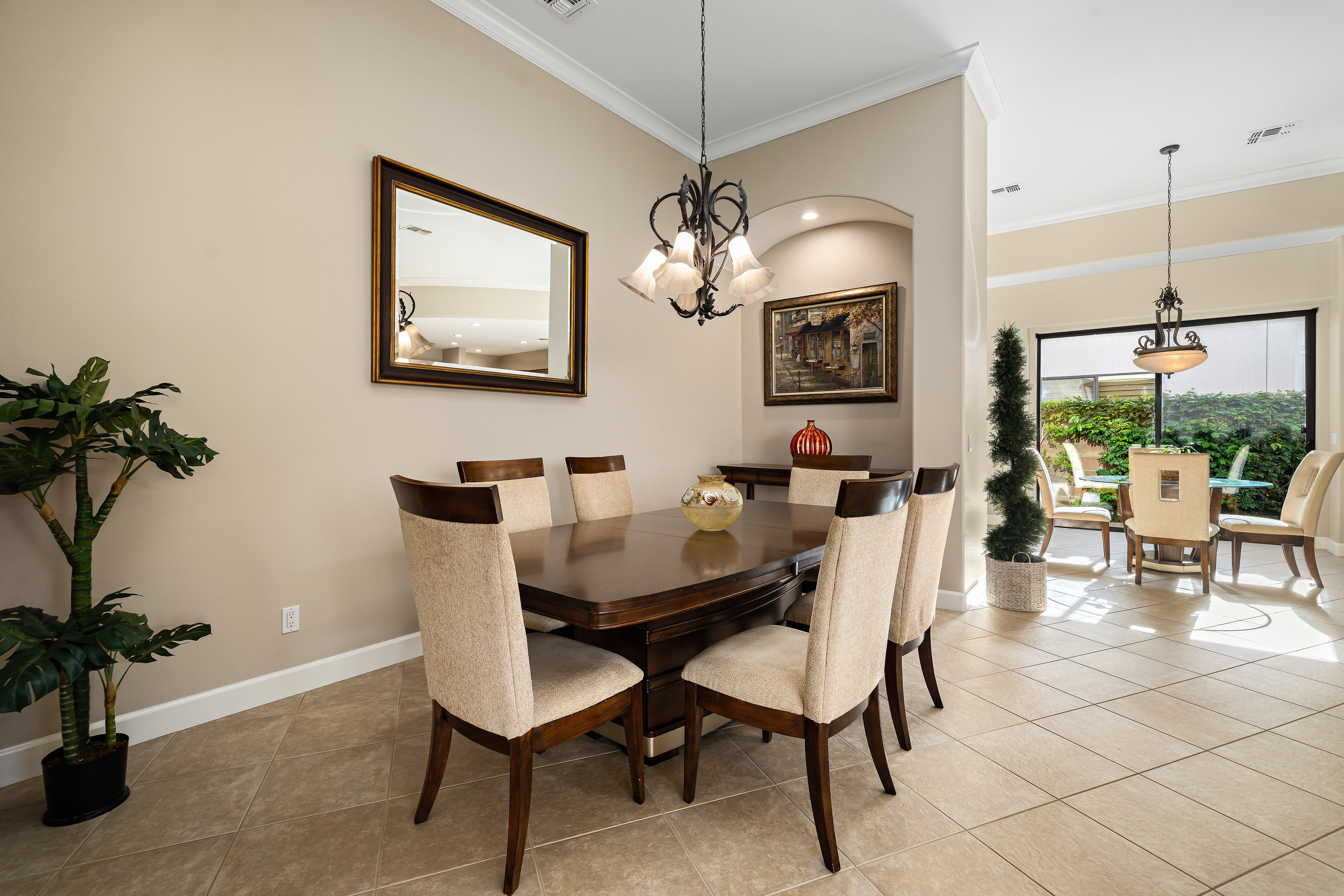  South Facing Gated La Quinta Pool Home - 物件實景