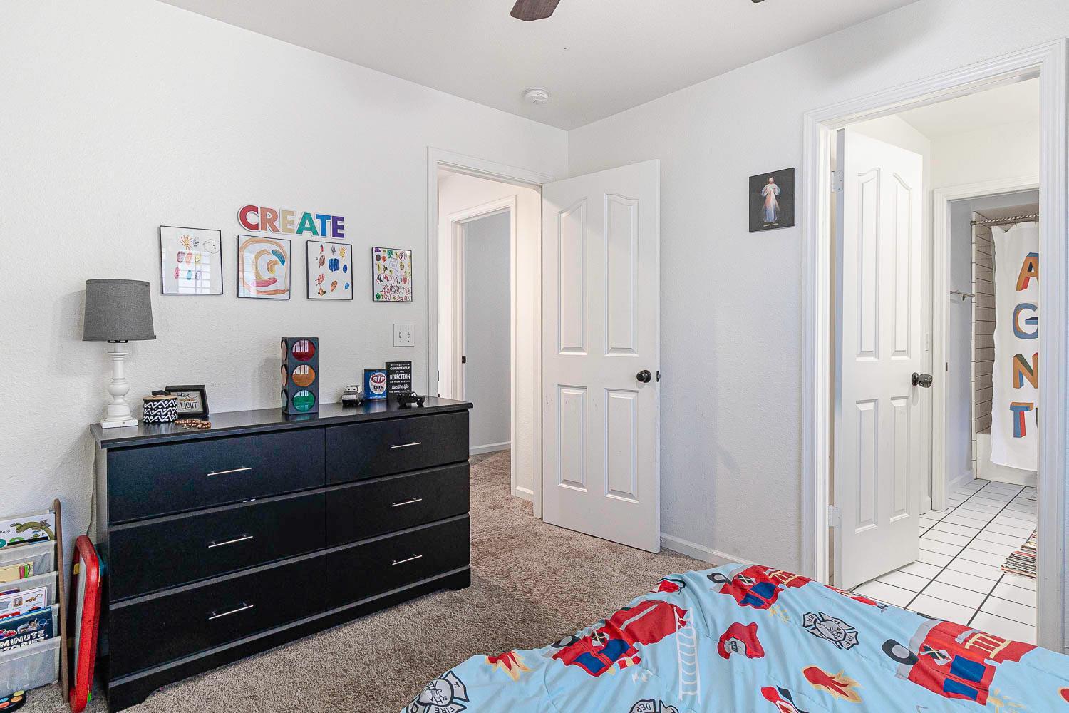 Oakdale, California, 95361, United States, 3 Bedrooms Bedrooms, ,3 BathroomsBathrooms,Residential,For Sale,1998685