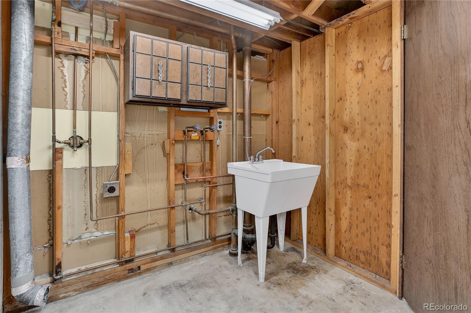 Arvada, Colorado, 80004, United States, 3 Bedrooms Bedrooms, ,1 BathroomBathrooms,Residential,For Sale,1960914