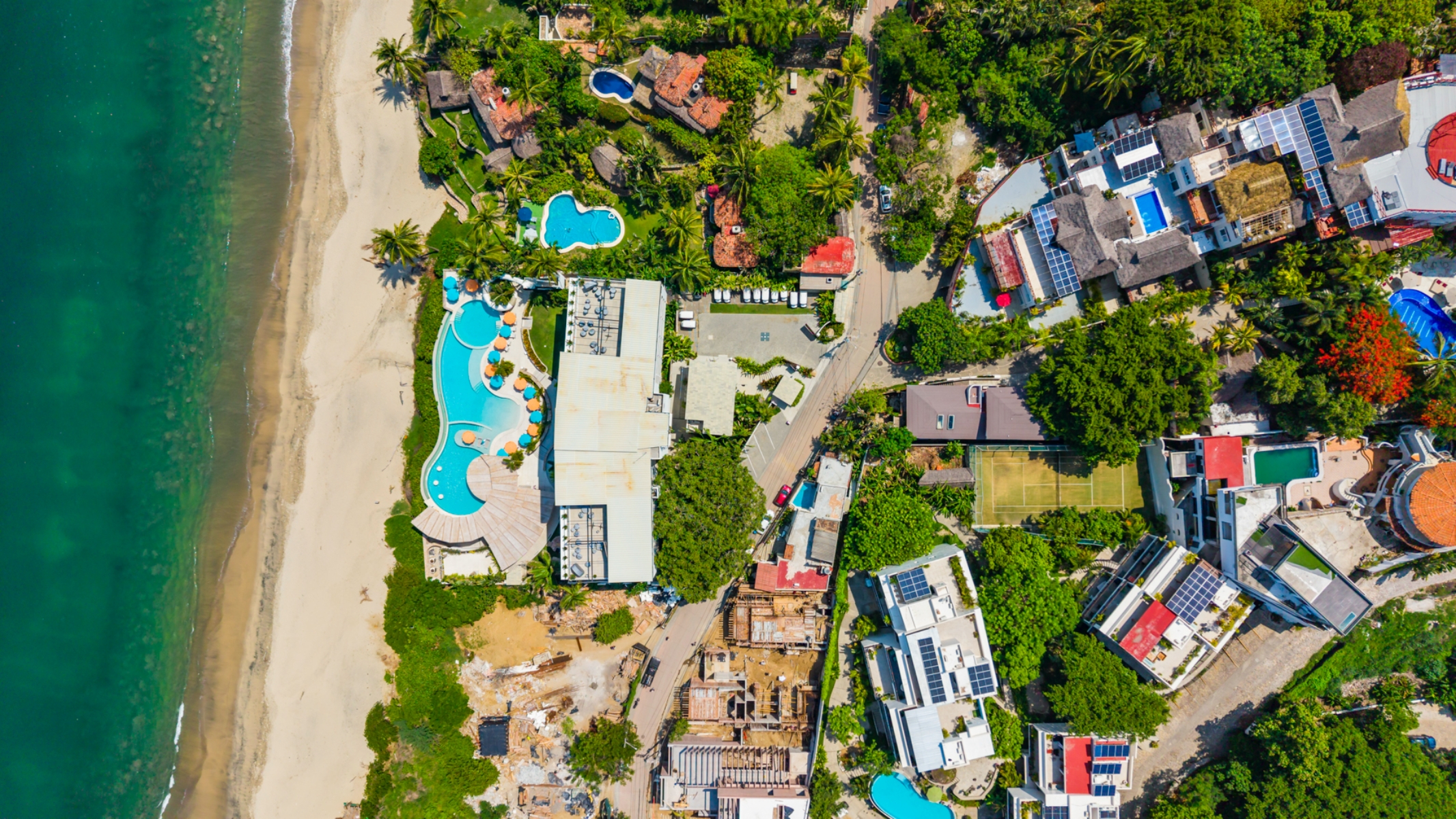  Casa Arena y Sol  Home for renovation one block from Sayulita Beach - 物件實景