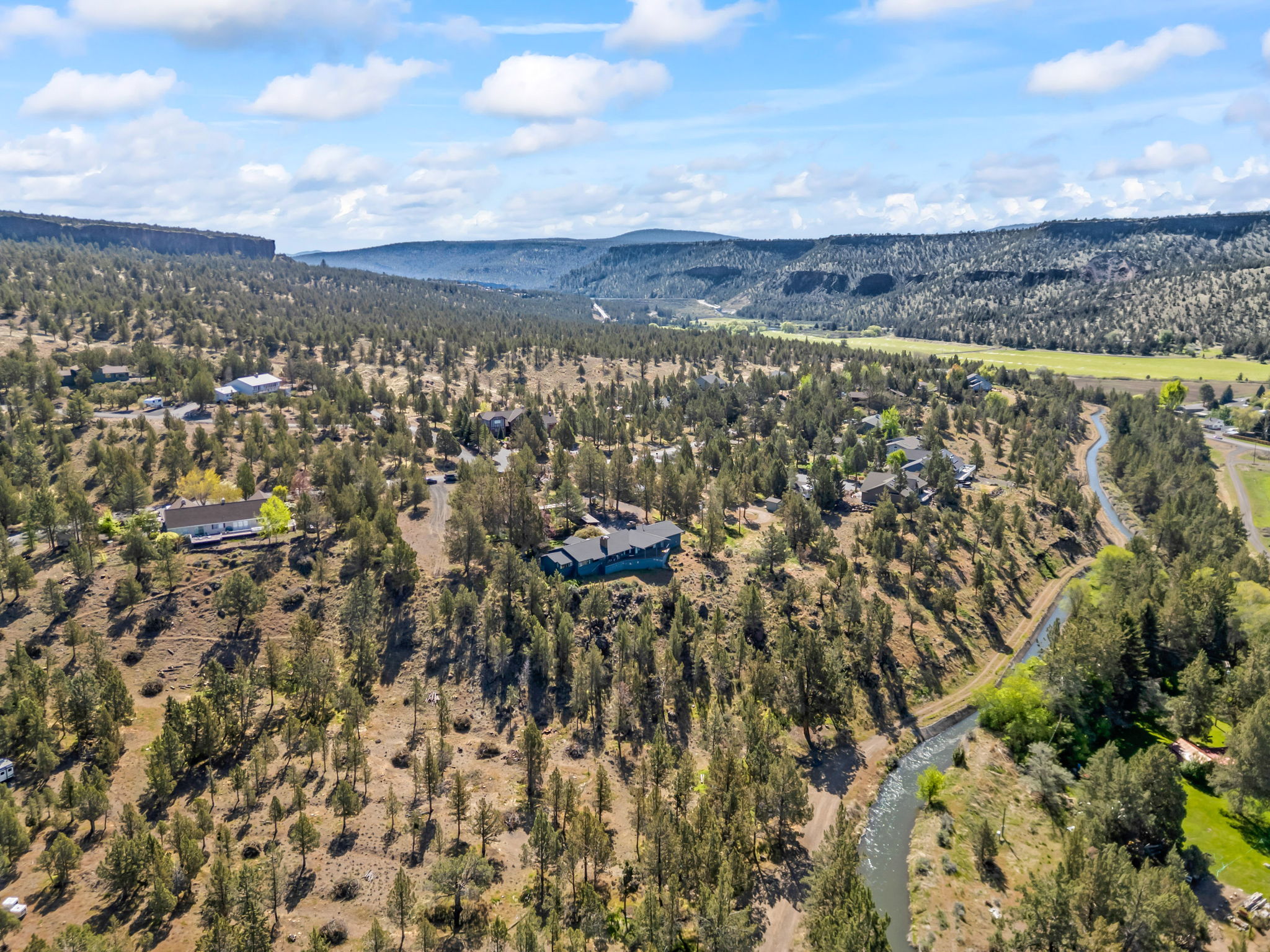 Prineville, Oregon, 97754, United States, 3 Bedrooms Bedrooms, ,2 BathroomsBathrooms,Residential,For Sale,1919423