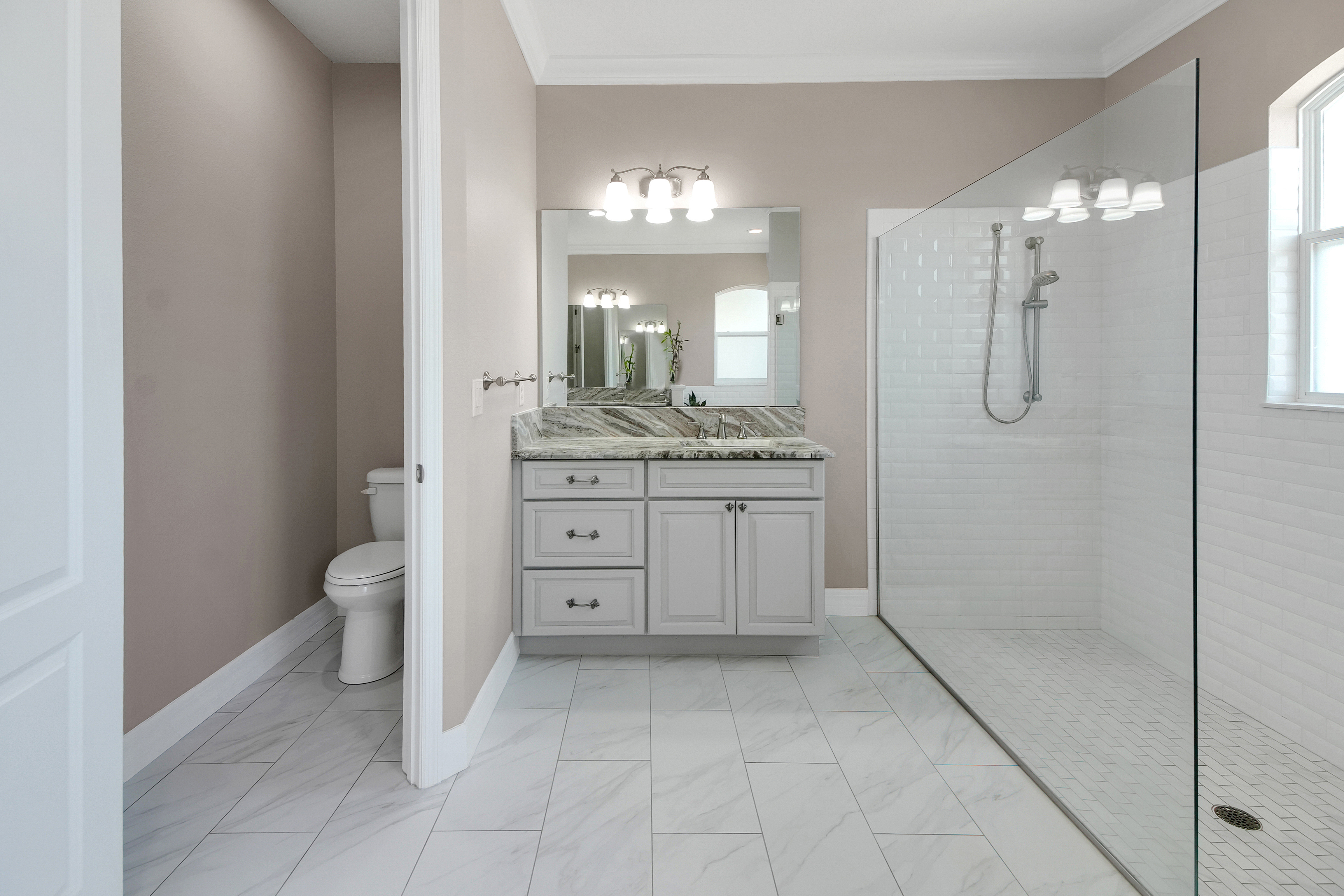 Lady Lake, Florida, 32159, United States, 4 Bedrooms Bedrooms, ,3 BathroomsBathrooms,Residential,For Sale,2005730