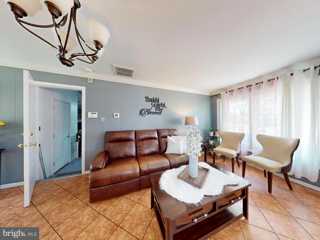 Silver Spring, Maryland, 20902, United States, 3 Bedrooms Bedrooms, ,3 BathroomsBathrooms,Residential,For Sale,1931688