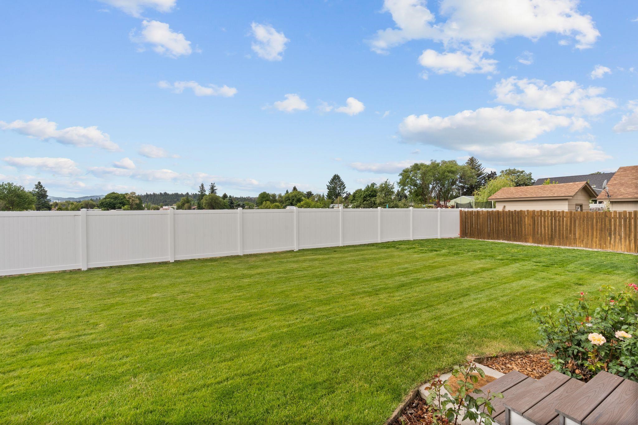 Greenacres, Washington, 99016, United States, 5 Bedrooms Bedrooms, ,2 BathroomsBathrooms,Residential,For Sale,1846797