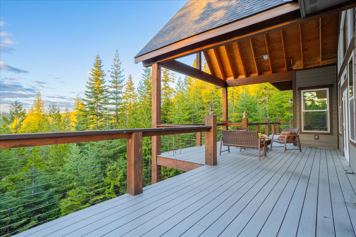 Sagle, Idaho, 83860, United States, 3 Bedrooms Bedrooms, ,4 BathroomsBathrooms,Residential,For Sale,1976949