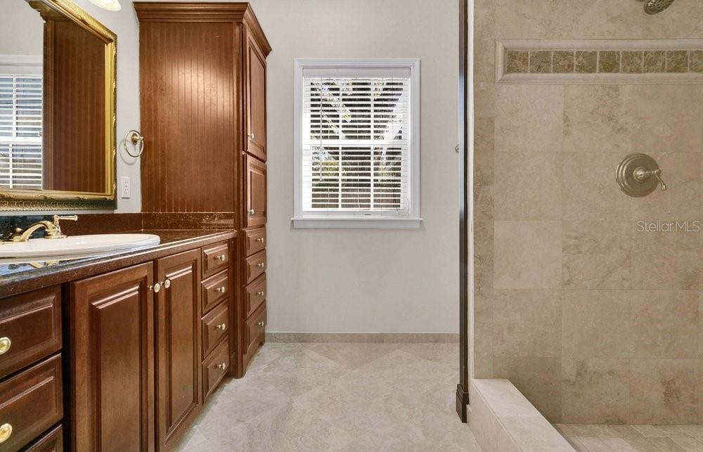 Orlando, Florida, 32804, United States, 4 Bedrooms Bedrooms, ,3 BathroomsBathrooms,Residential,For Sale,1991414