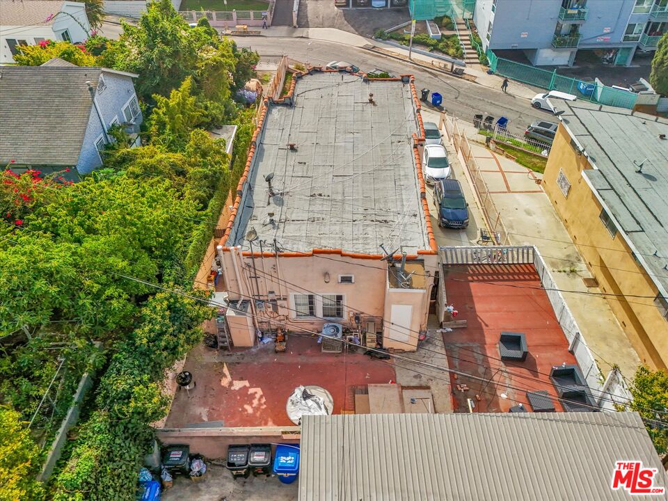 Los Angeles, California, 90019, United States, 6 Bedrooms Bedrooms, ,Residential,For Sale,1987981