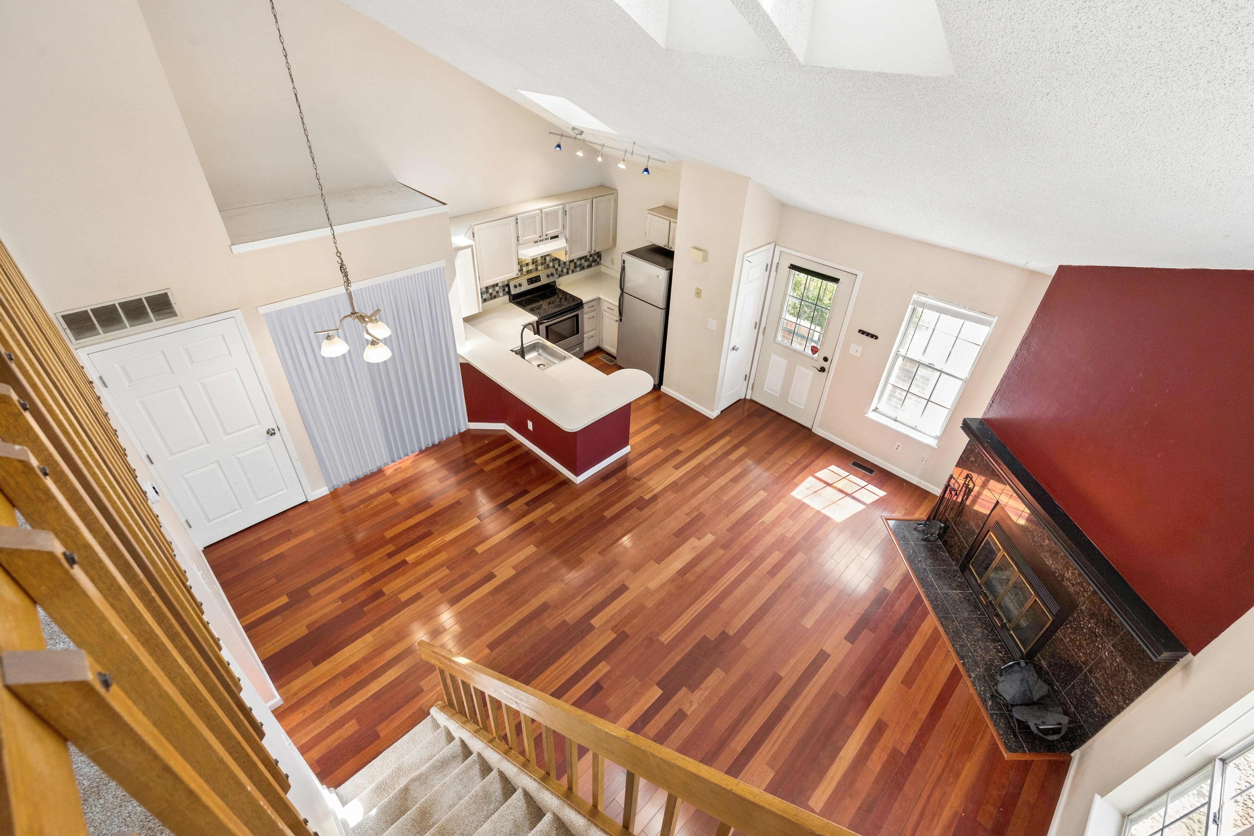  Cedar Bridge Townhome - 物件實景
