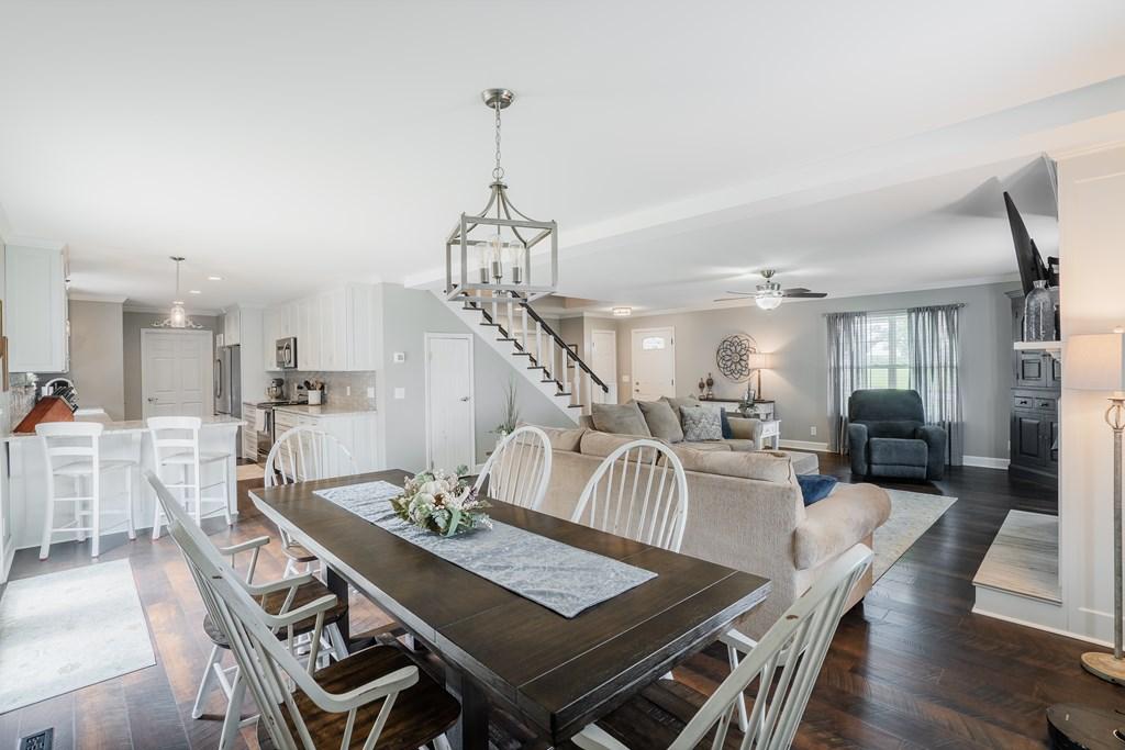 CHATSWORTH, Georgia, 30705, United States, 3 Bedrooms Bedrooms, ,3 BathroomsBathrooms,Residential,For Sale,1965219