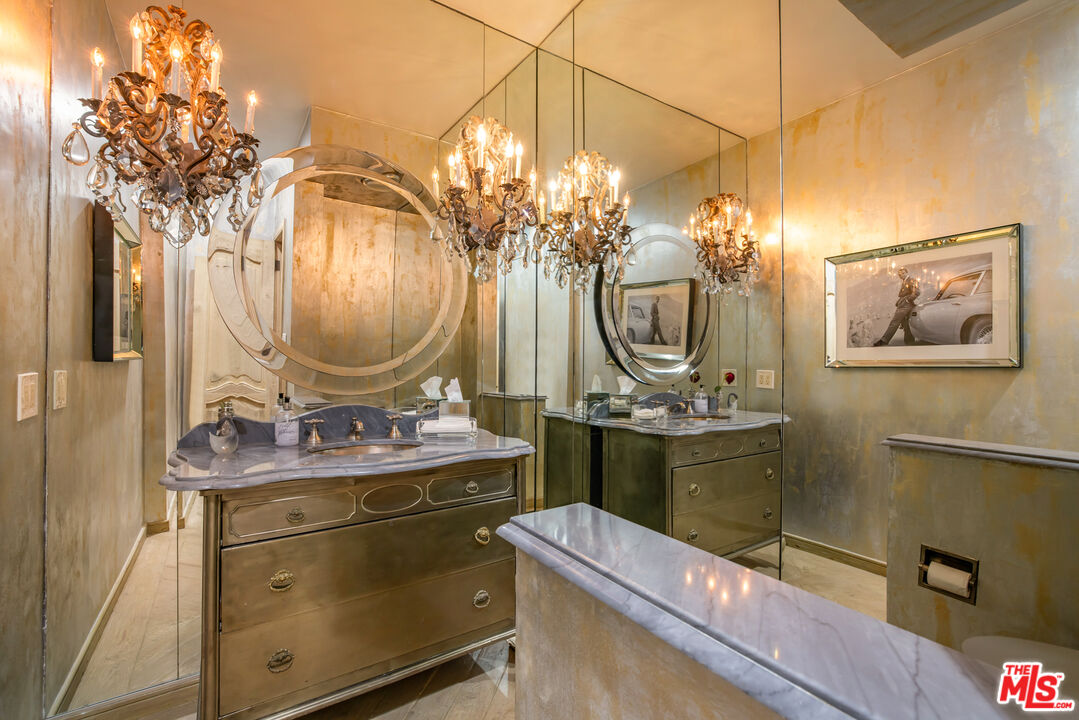 Beverly Hills, California, 90210, United States, 7 Bedrooms Bedrooms, ,9 BathroomsBathrooms,Residential,For Sale,1933482