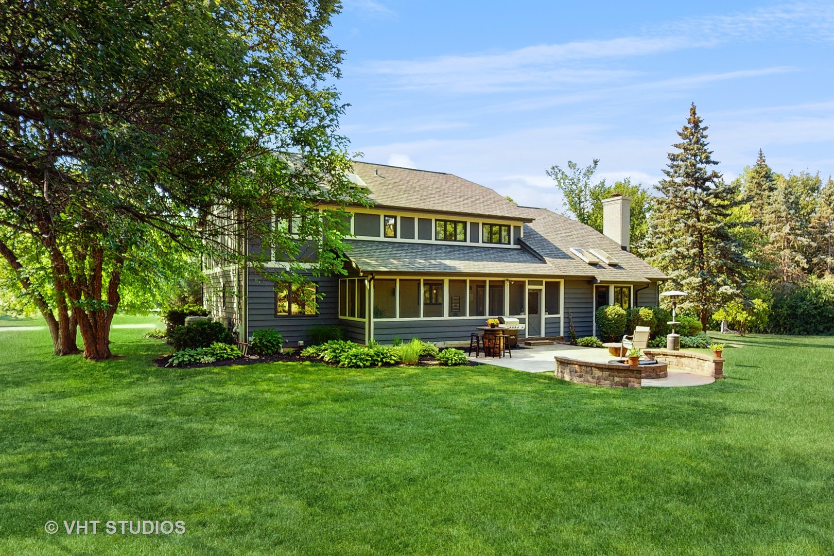 St. Charles, Illinois, 60175, United States, 4 Bedrooms Bedrooms, ,3 BathroomsBathrooms,Residential,For Sale,1889626