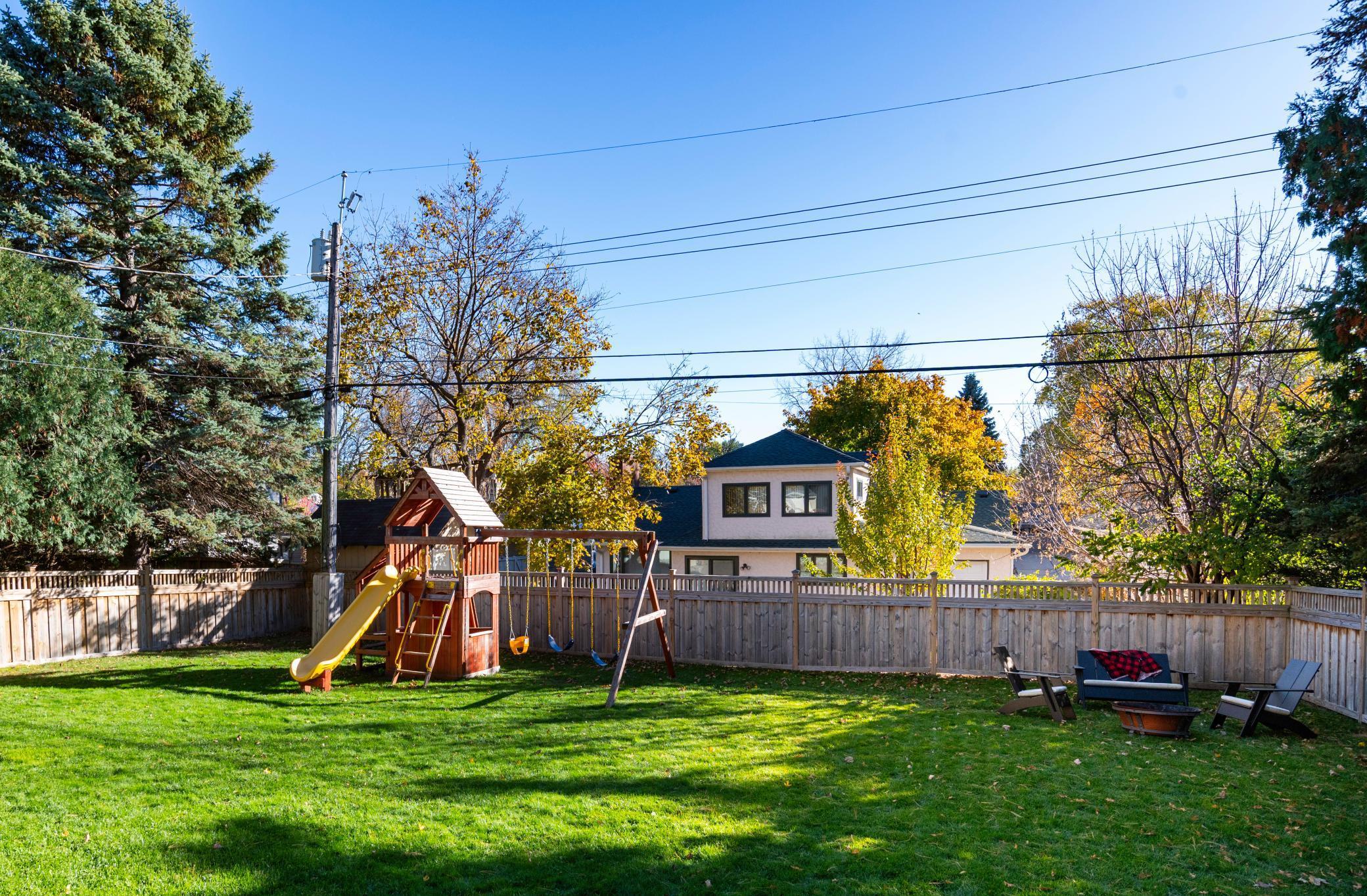 Saint Paul, Minnesota, 55116, United States, 3 Bedrooms Bedrooms, ,2 BathroomsBathrooms,Residential,For Sale,1987775