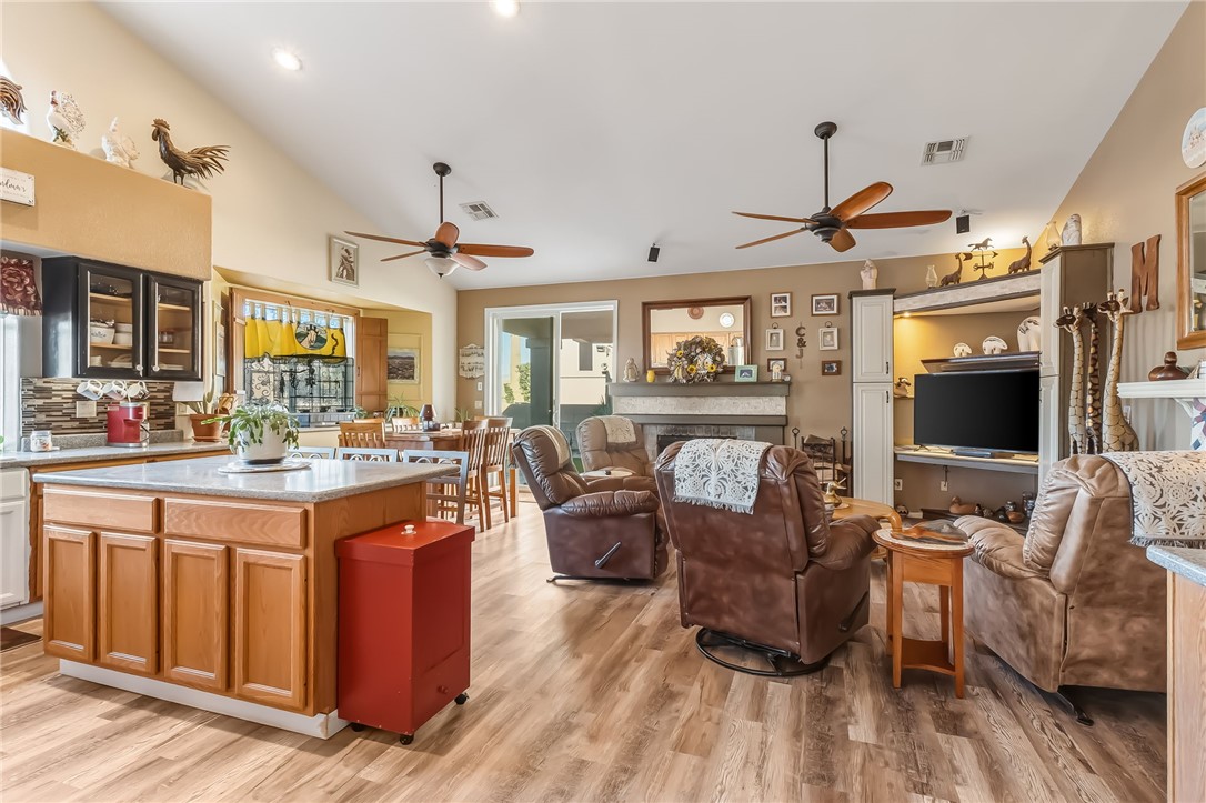 Bullhead City, Arizona, 86442, United States, 4 Bedrooms Bedrooms, ,2 BathroomsBathrooms,Residential,For Sale,1988926