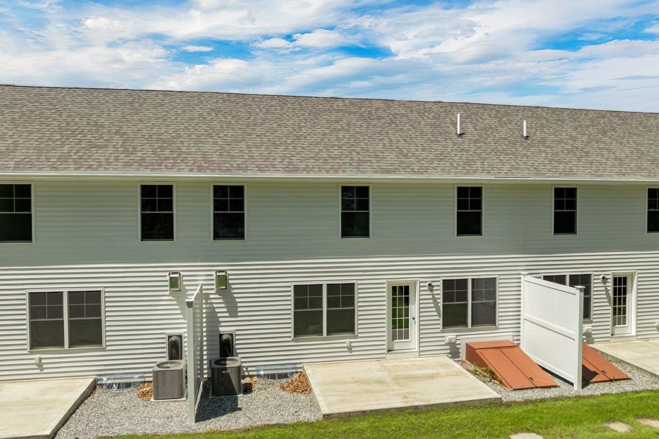 Litchfield, New Hampshire, 03052, United States, 3 Bedrooms Bedrooms, ,2 BathroomsBathrooms,Residential,For Sale,1860040