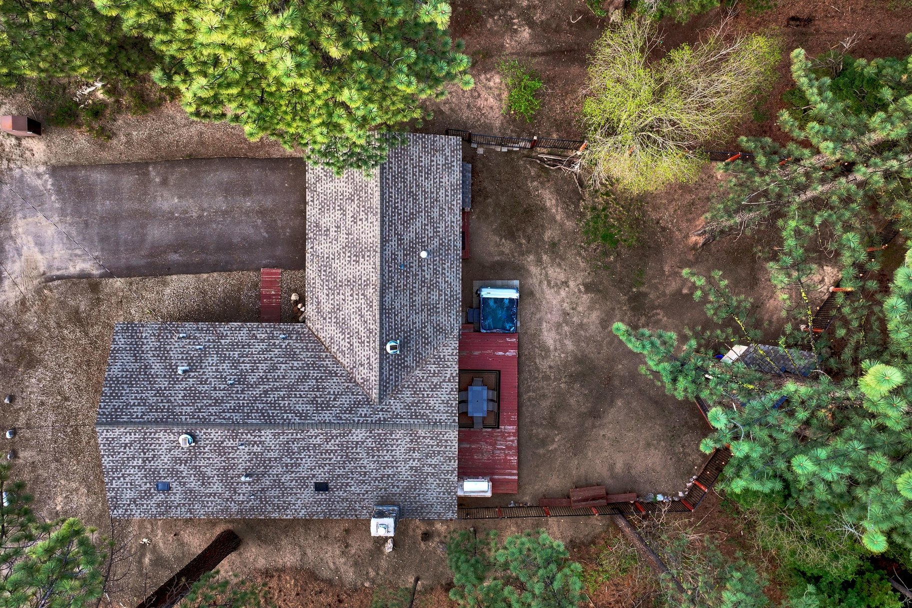  Move-In Ready 4 Bedroom Beauty  2022 Remodel  Fenced Yard, Forest Setting - 物件實景