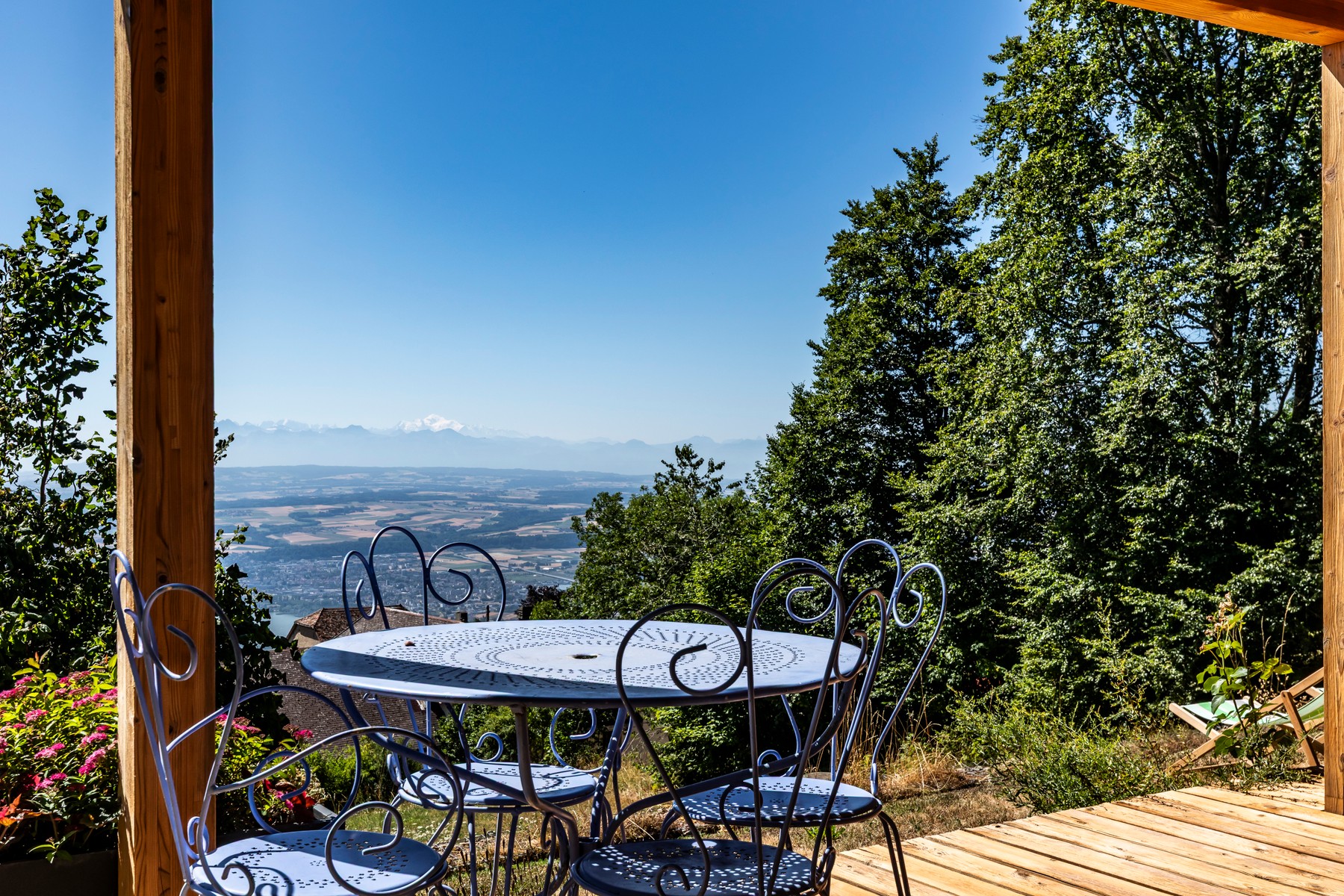 A rare property featuring two cottages and breathtaking lake views - 物件實景