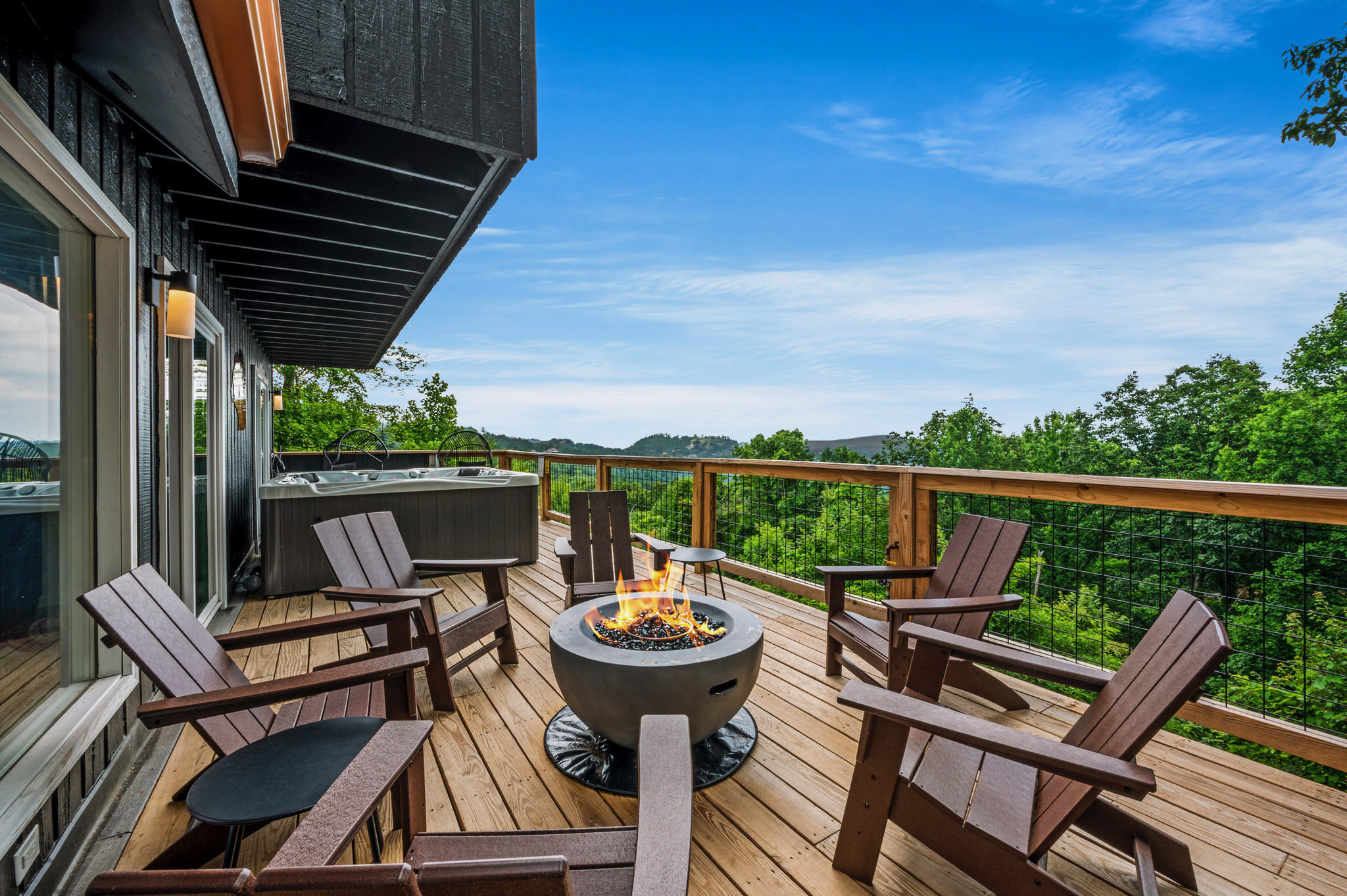 Gatlinburg, Tennessee, 37738, United States, 3 Bedrooms Bedrooms, ,5 BathroomsBathrooms,Residential,For Sale,1978798