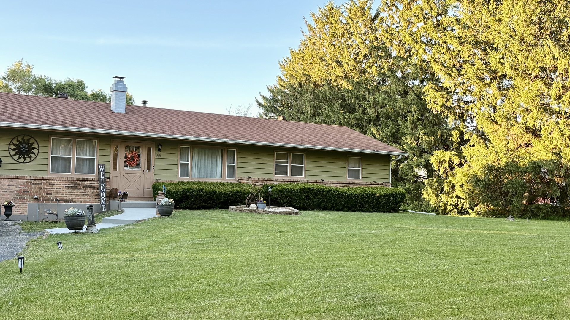 Dawn Ave, Plano, IL 60545