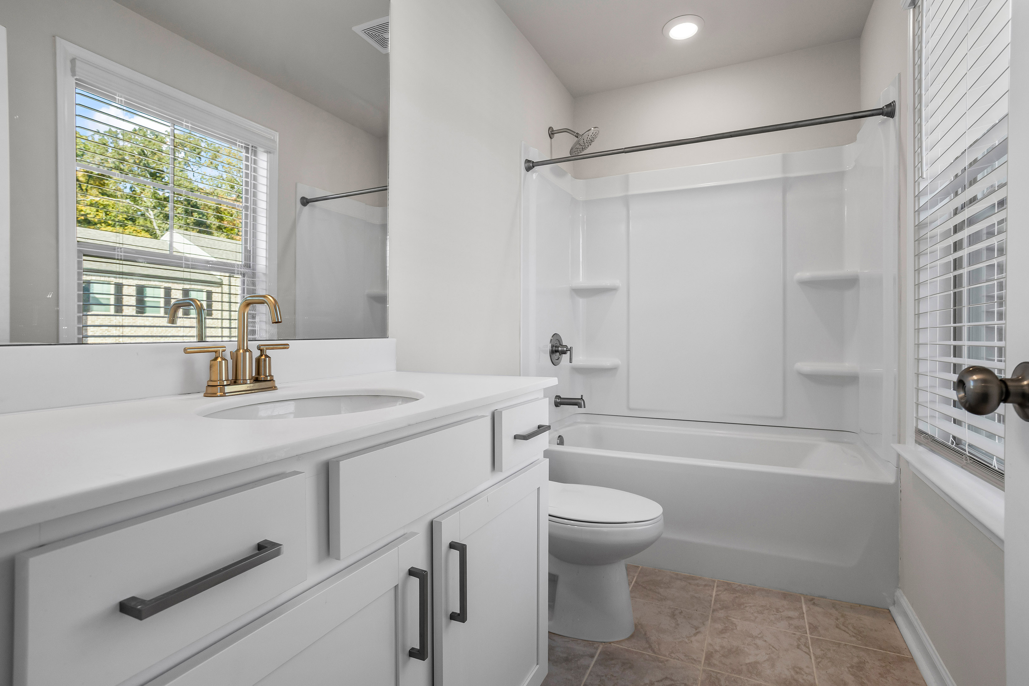  Nearly New Three-story Townhome in Boutique Community in Mableton - 物件實景