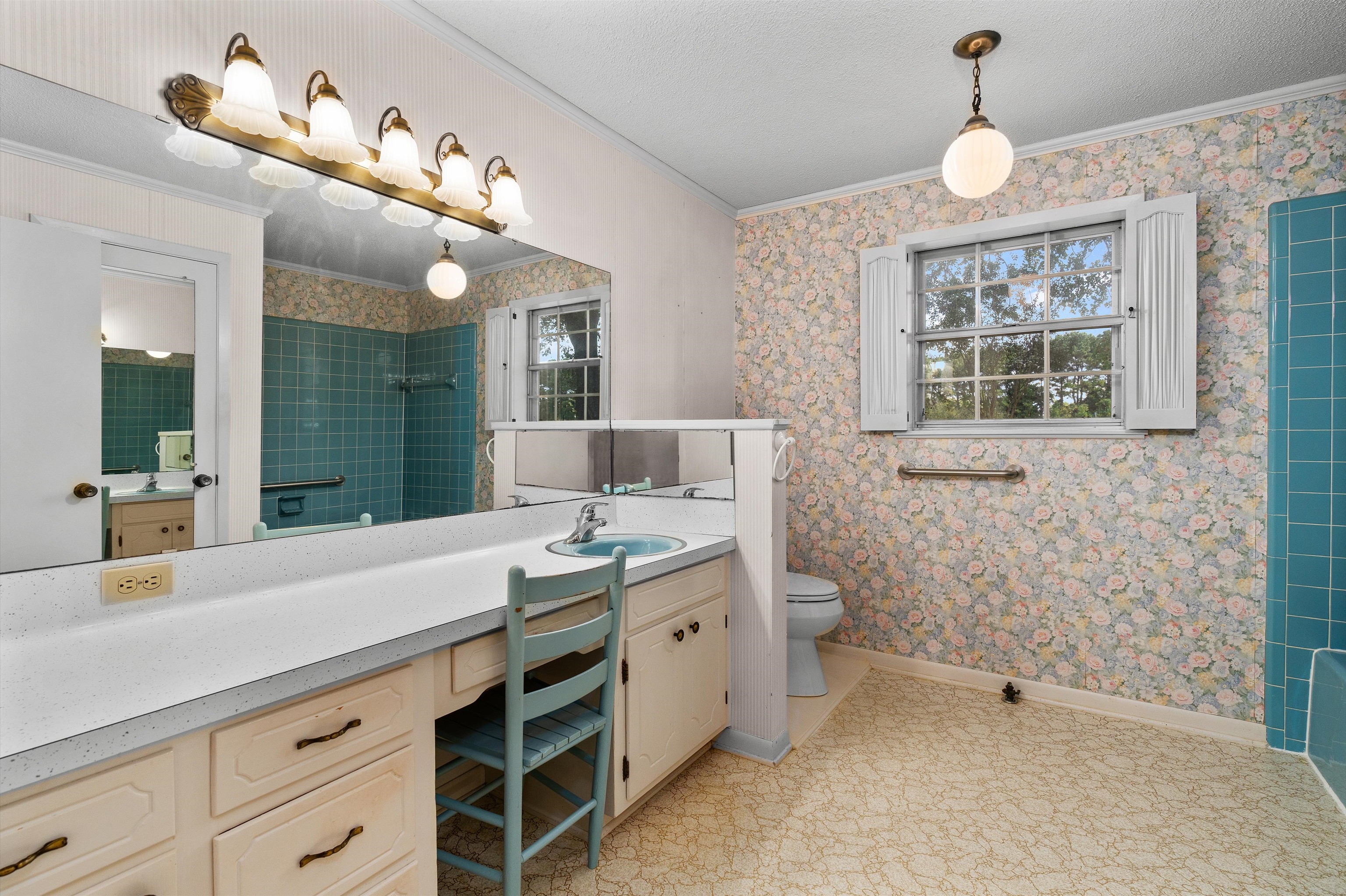 Henderson, Texas, 75654, United States, 3 Bedrooms Bedrooms, ,2 BathroomsBathrooms,Residential,For Sale,1983908