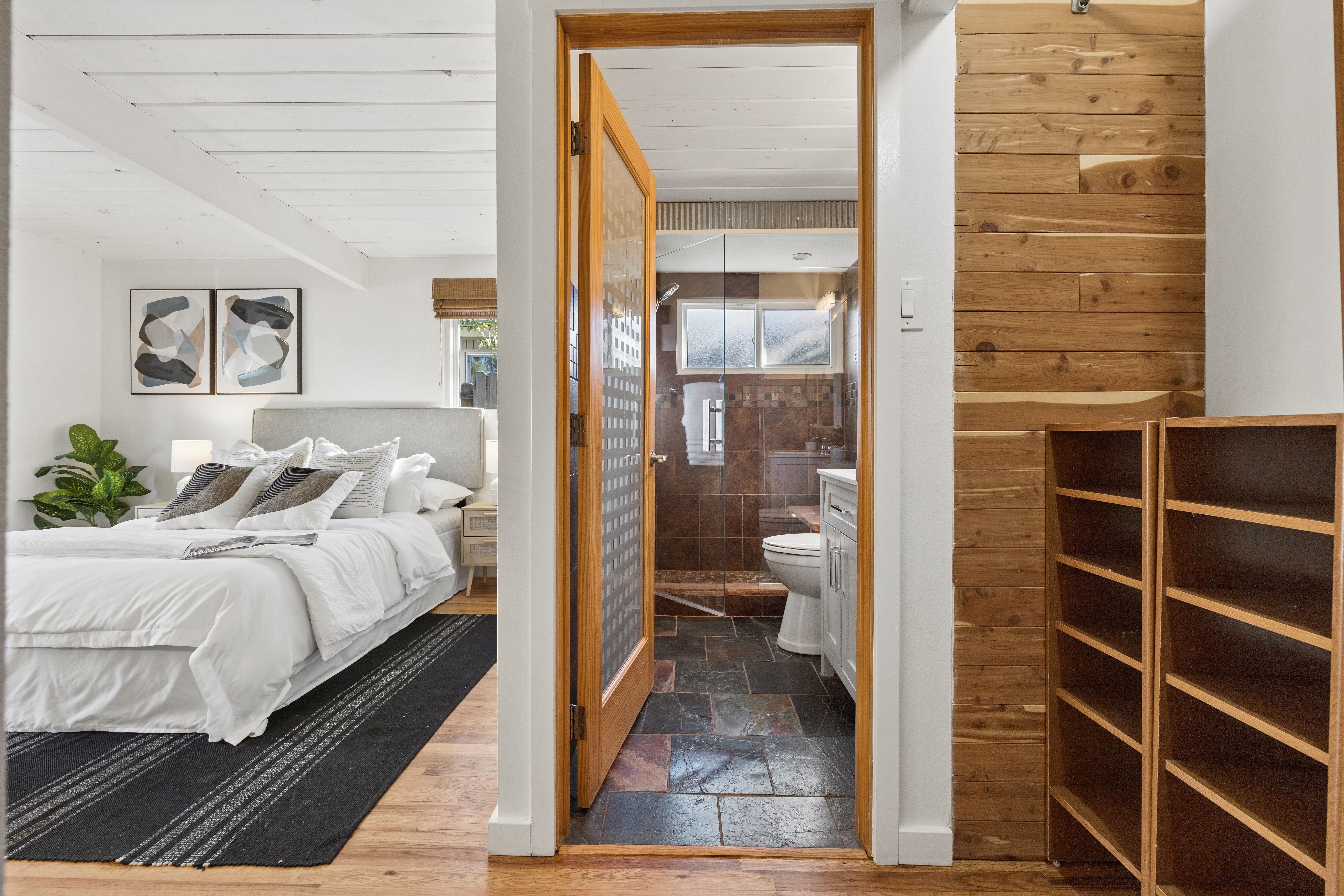  Mid-century modern lives with an effortless connection between indoors and out. - 物件實景